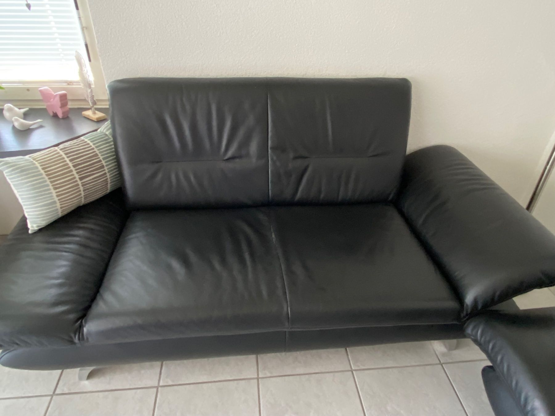 Sofas: Sofa Leder schwarz / 2-Sitzer + 2-Sitzer – Gebraucht aus Uttigen von dor_2jnw