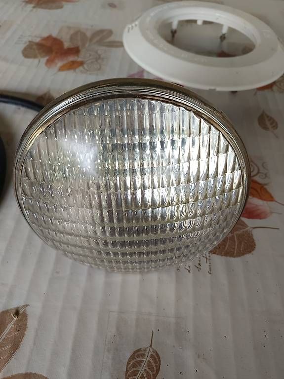 Lampen: Pool Lampe 12V 300W neuwertig Halogen – Gebraucht aus Oberhofen AG von Topstar16 2