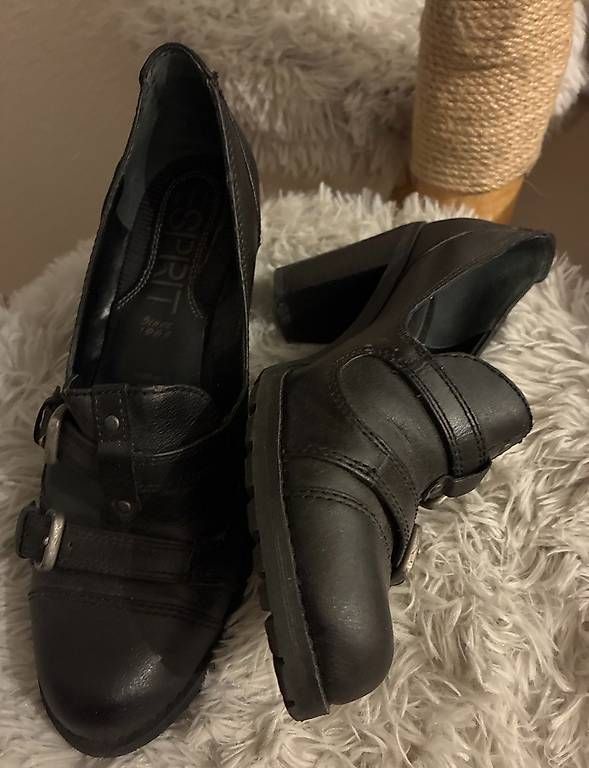 Esprit Scarpe da donna: Esprit Schwarze Lederpumps mit Riemen – Usato da Zürich venduto da dor_596h