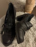 Esprit Schwarze Lederpumps mit Riemen