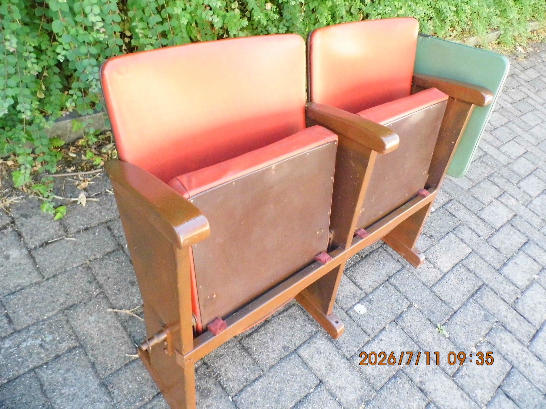 Fauteuils: antiker Kinosessel – D'occasion à Hornussen par sagana2 1