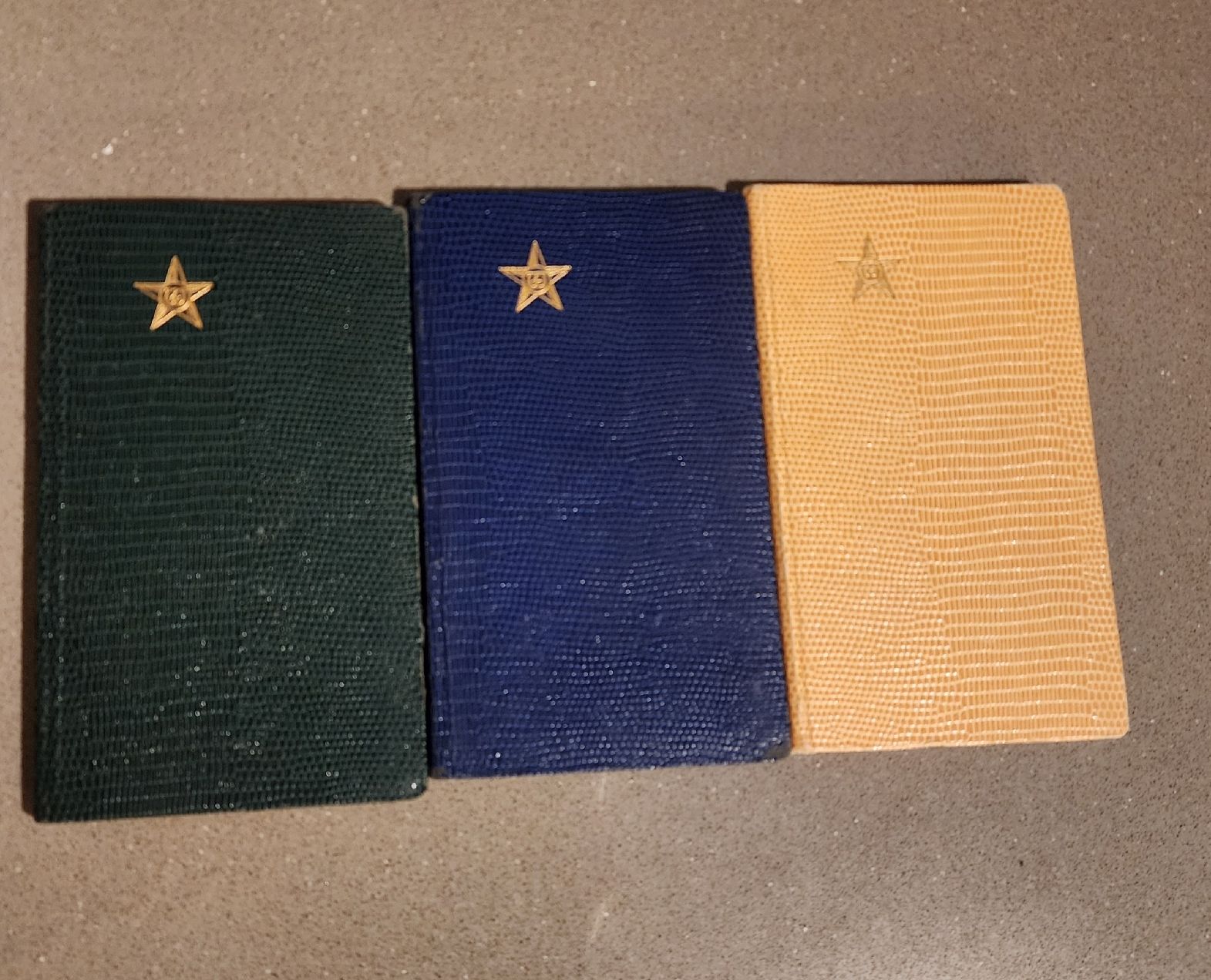 Alben: 3 Briefmarkenbüchlein/Alben – Gebraucht aus Dierikon von Toucan2 1