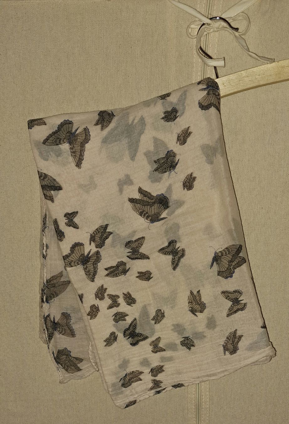 Foulard & Sciarpe: Leichter Frühlings/Sommerschal – Usato da Richterswil venduto da Viorella 2