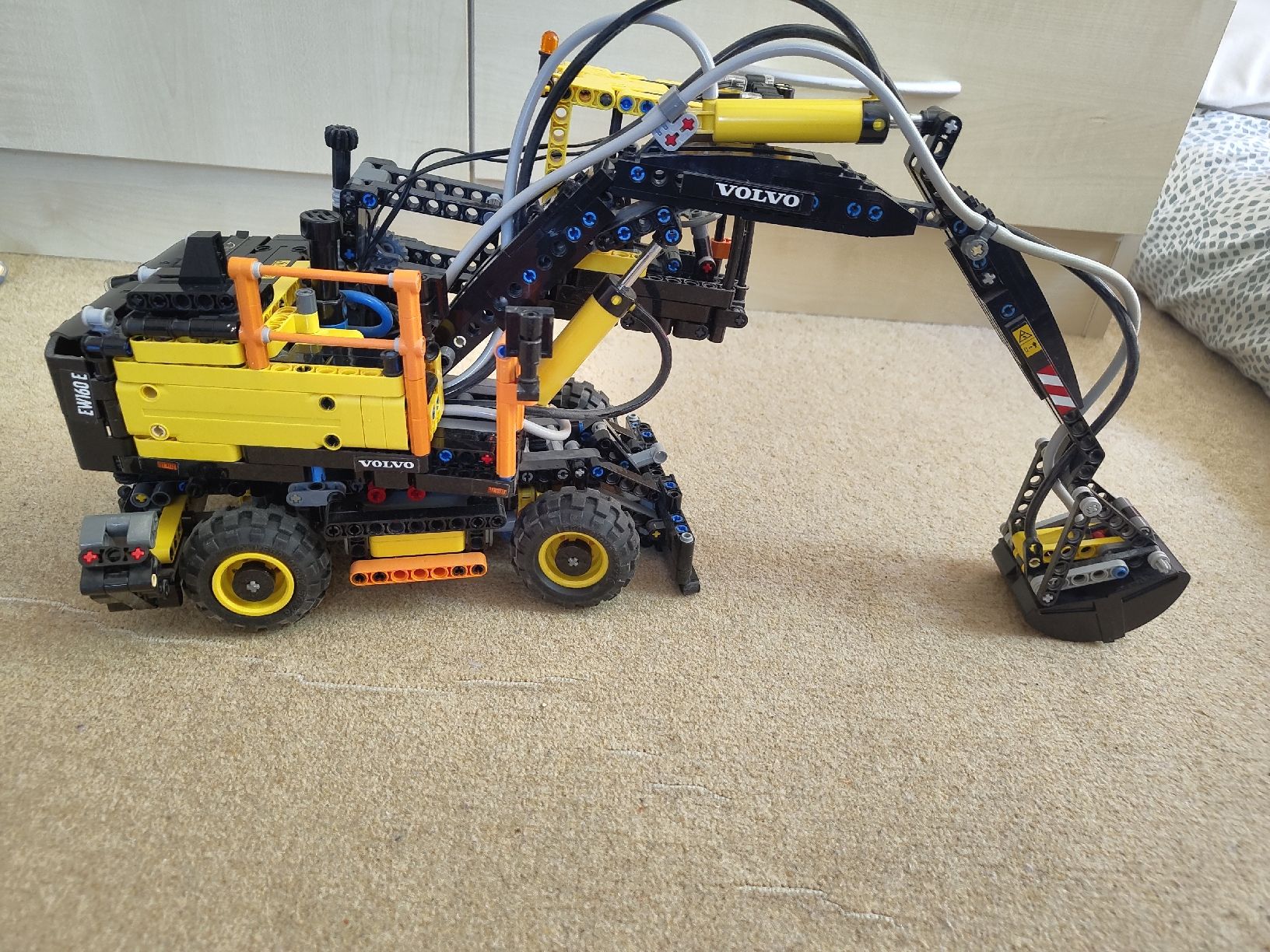 Lego Kit di costruzioni: Lego Technic Volvo EW160E 42053 – Usato da Glattbrugg venduto da har_jgc7