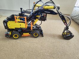Lego Technic Volvo EW160E - Collectible - Mint Condition!