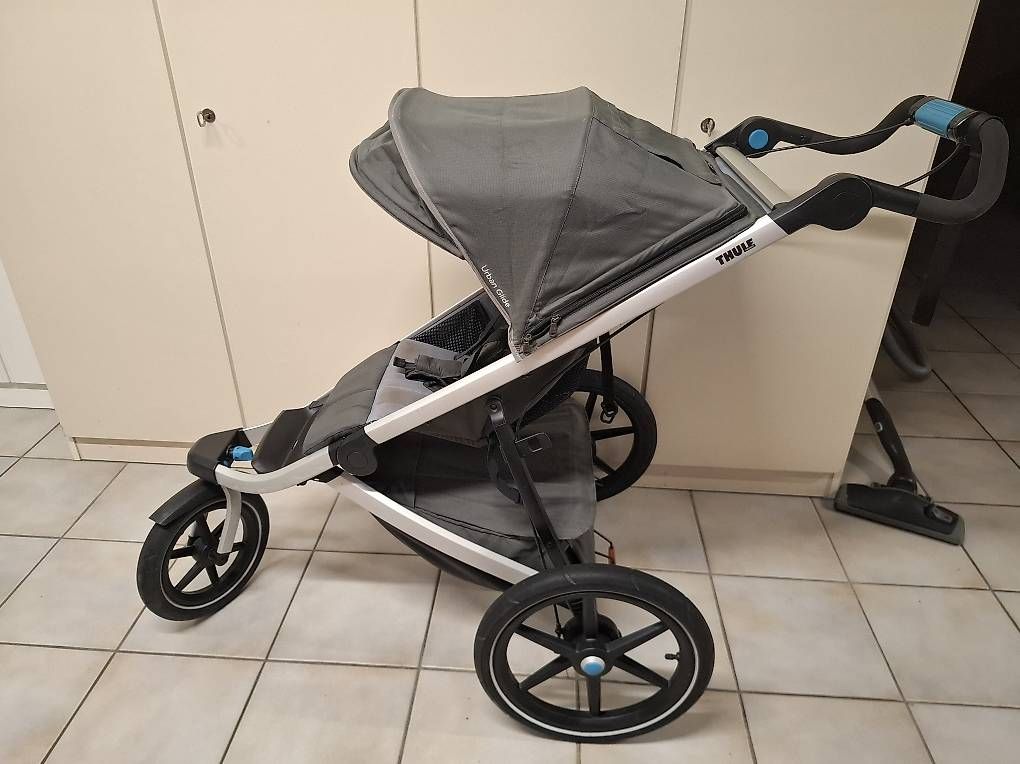 Thule Carrozzine: Thule Urban Glide 2 Kinderwagen + Babywanne – Usato da Camorino venduto da Andrina6528