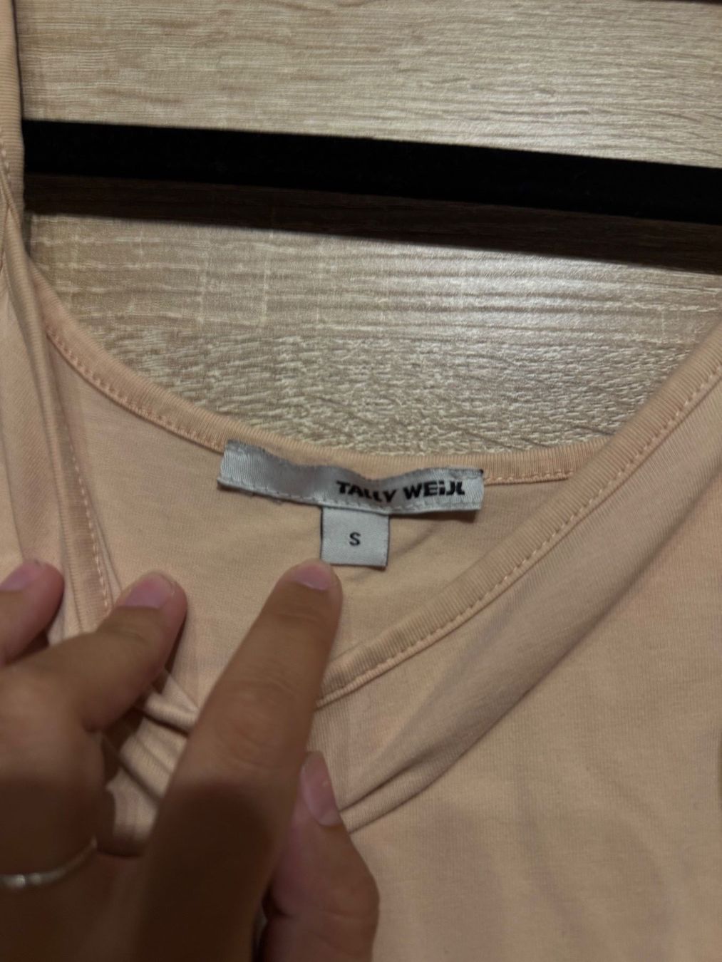Tally Weijl Top: Body rose clair – Usato da Montreux venduto da Izapechee 2