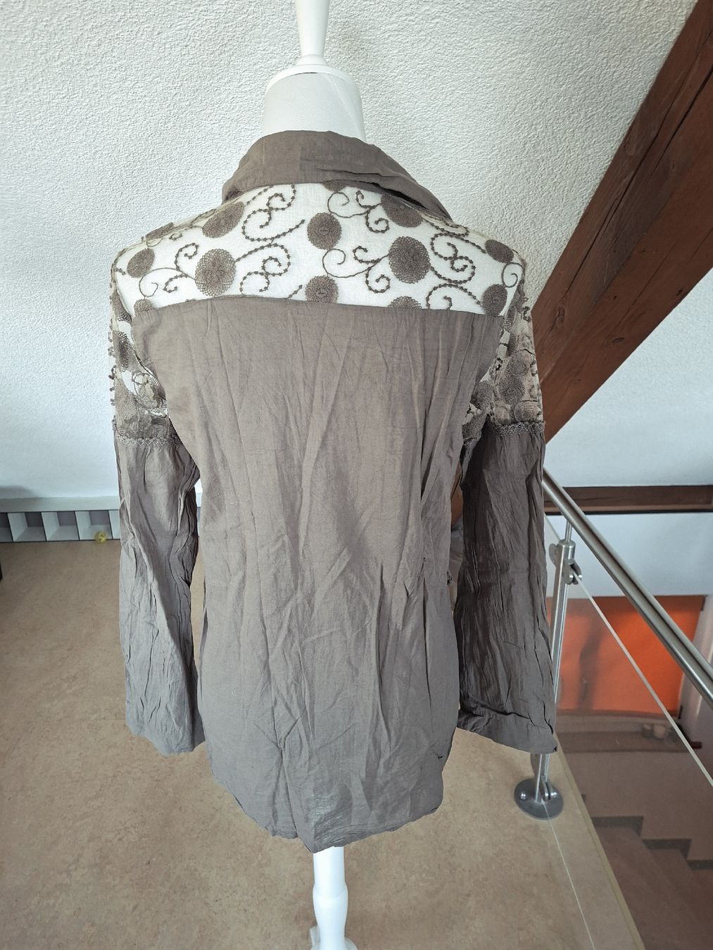 Camicette: Leichte Sommerbluse mit Spitze, Grösse M, Top Zustand – Usato da Klingnau venduto da vollmond36 2