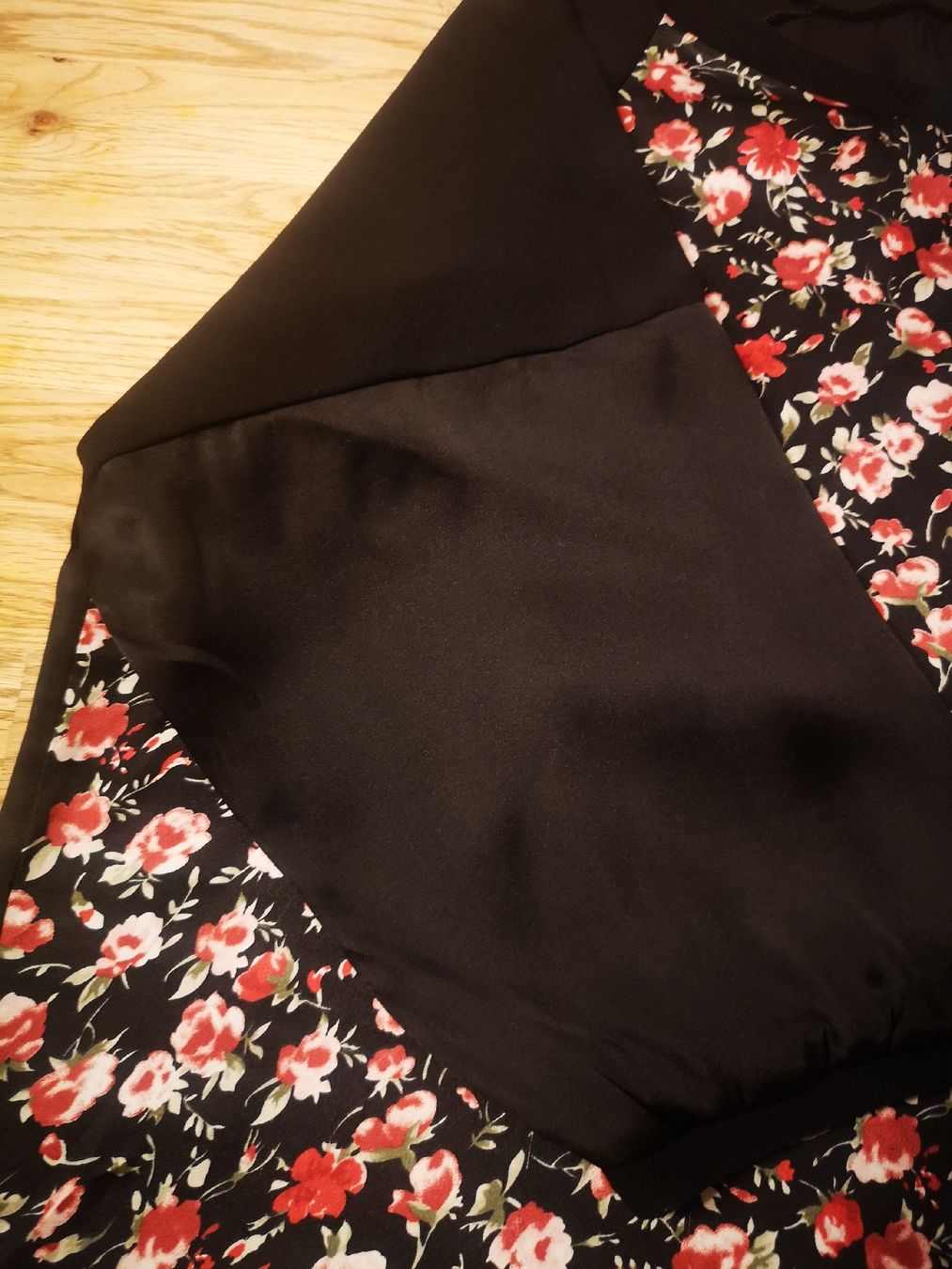 Tops: Damenbluse von m&more Grösse 48. – Gebraucht aus Forch von Hakyboss 2