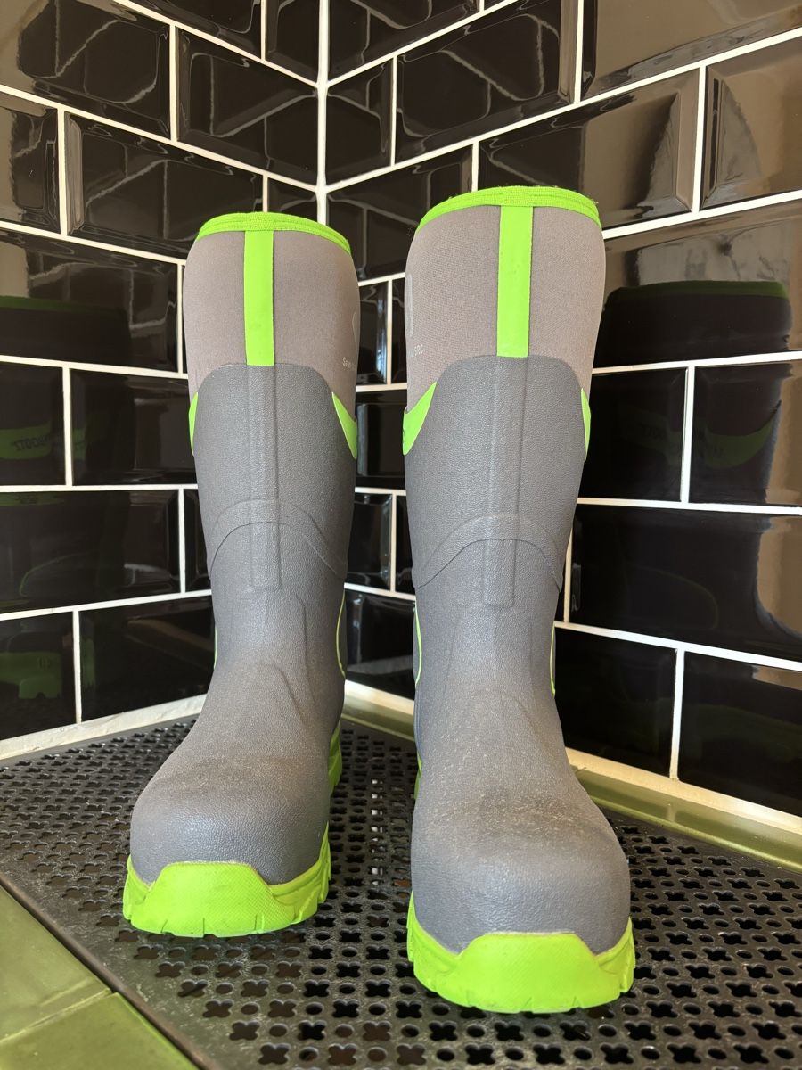 Herrenschuhe: Buckbootz grün Neo Gr. 42 – Gebraucht aus Lyss von PlaneSpotter 1