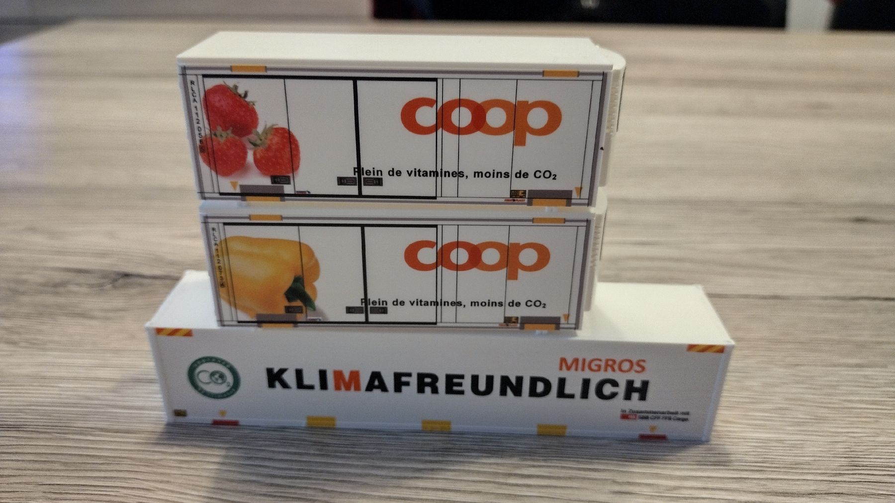 Roco Modellini di ferrovie: Containers Migros et Coop. – Usato da Vevey venduto da tgv3