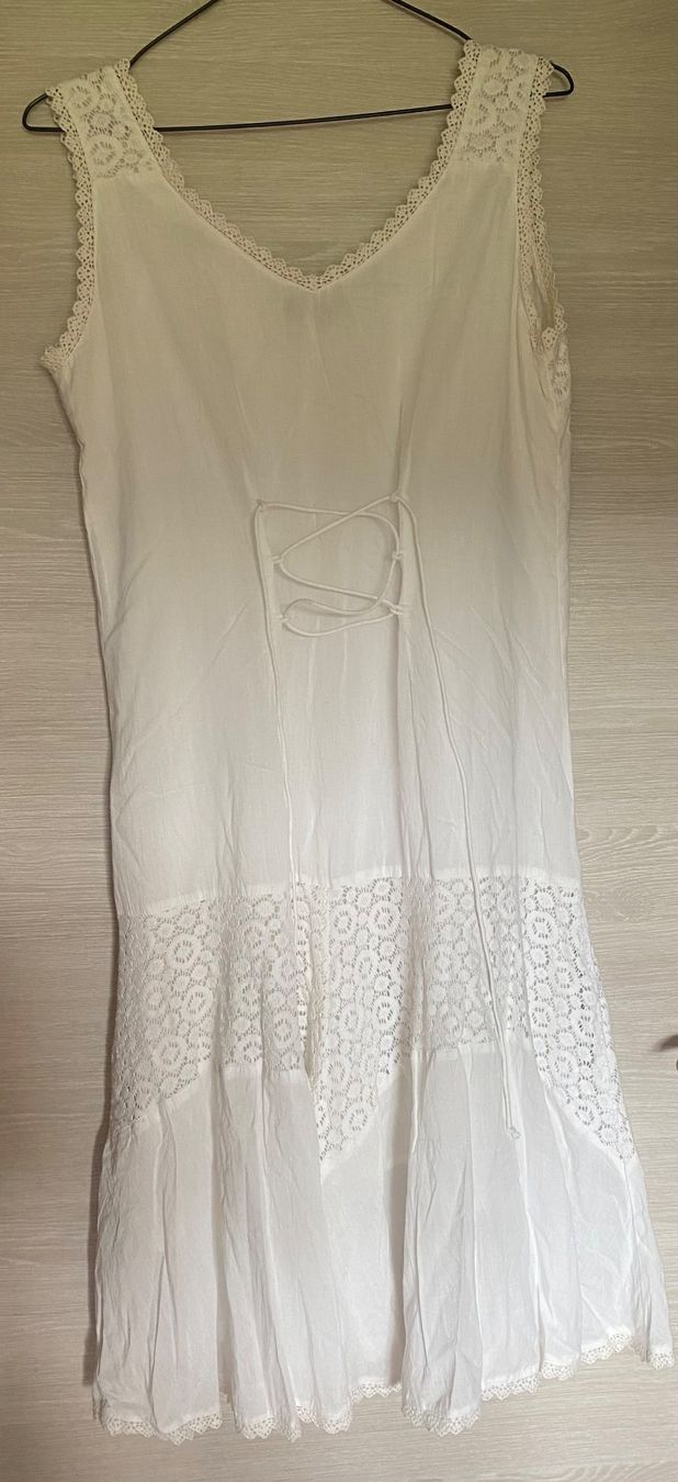 Kleider: Weisses Sommerkleid. Size  M/L – Neu (gemäss Beschreibung) aus Madetswil von Belka19 1