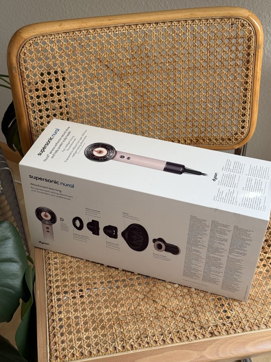 Dyson Föhn: Dyson Supersonic Nural Pink – Neu und originalverpackt aus Riehen von emily4230