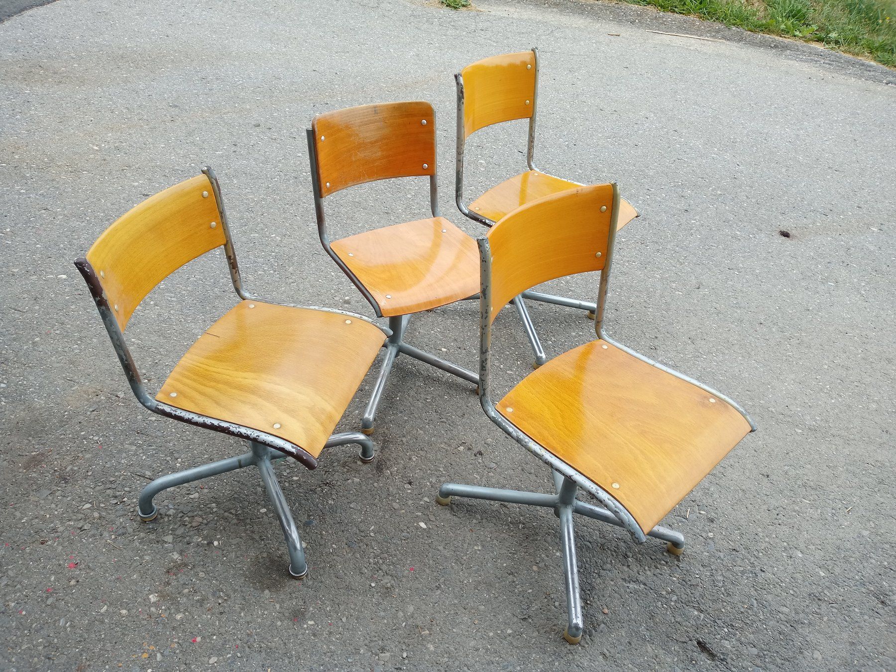 Embru Stühle: 4x vintage  Kinderstuhl Embru – Gebraucht aus Prez-vers-Siviriez von Monija70