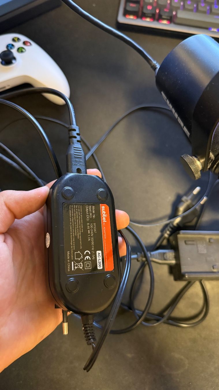 Sony Webcam: Sony fdr-ax53, Kamera, Webcam – Usato da Luzern venduto da AlanJusufi 5
