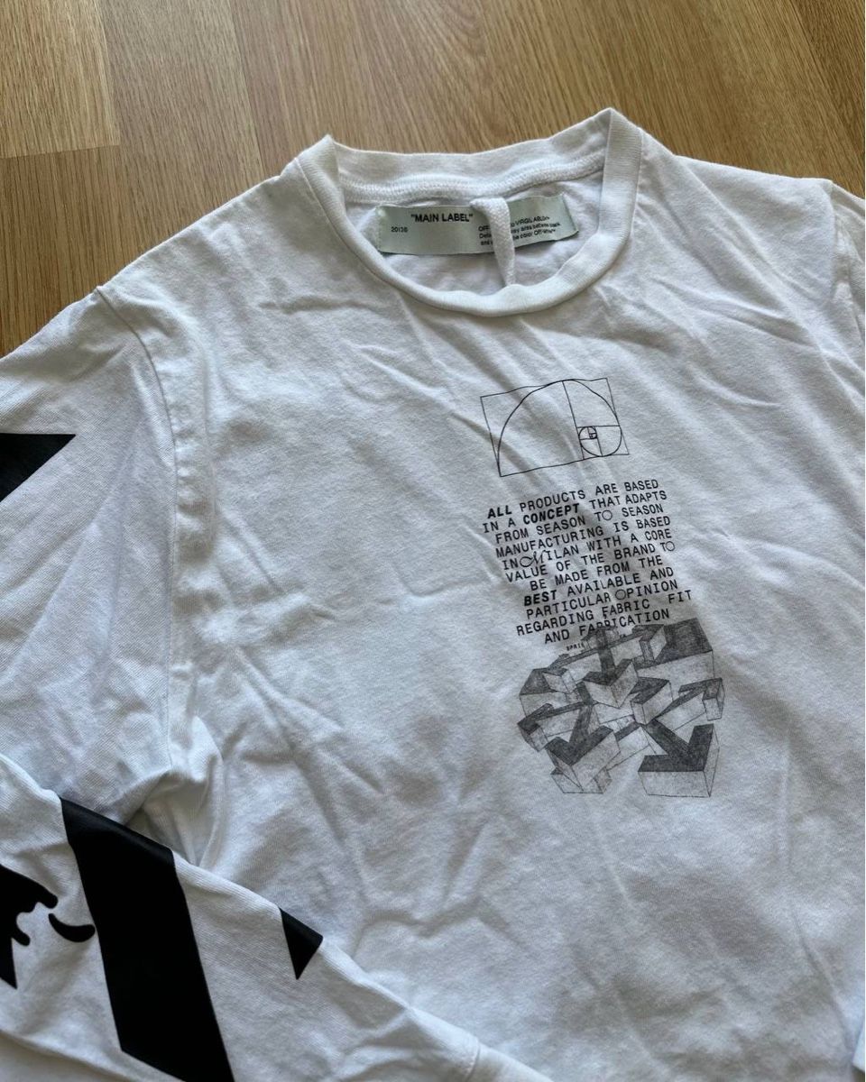 Off-White T-Shirts: Off white Longslive  – Gebraucht aus Pfäffikon ZH von Nataliia. 2