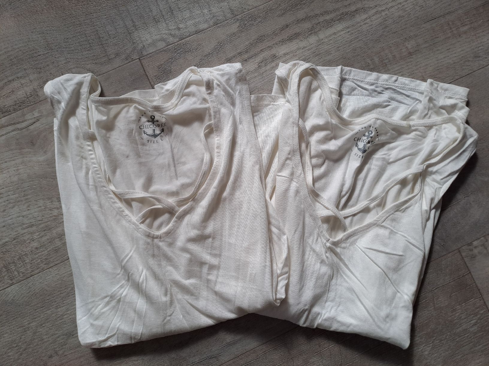 Tops: 2x Damen Top Chicoree weiss Grösse L – Neuf (Voir description) à Rickenbach LU par bishiida 3