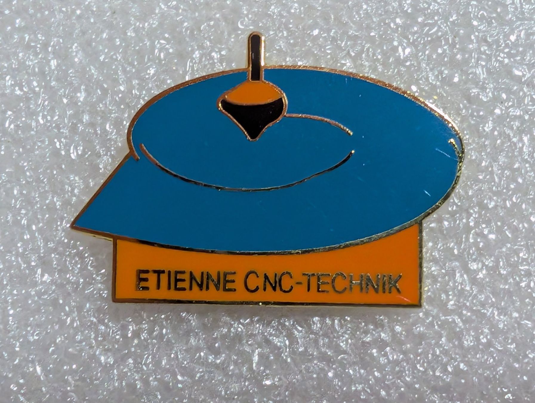 Plaketten & Abzeichen: Ansteckpin 251: Etienne CNC Technik – Gebraucht aus Oppligen von Pin-Fall-Shop