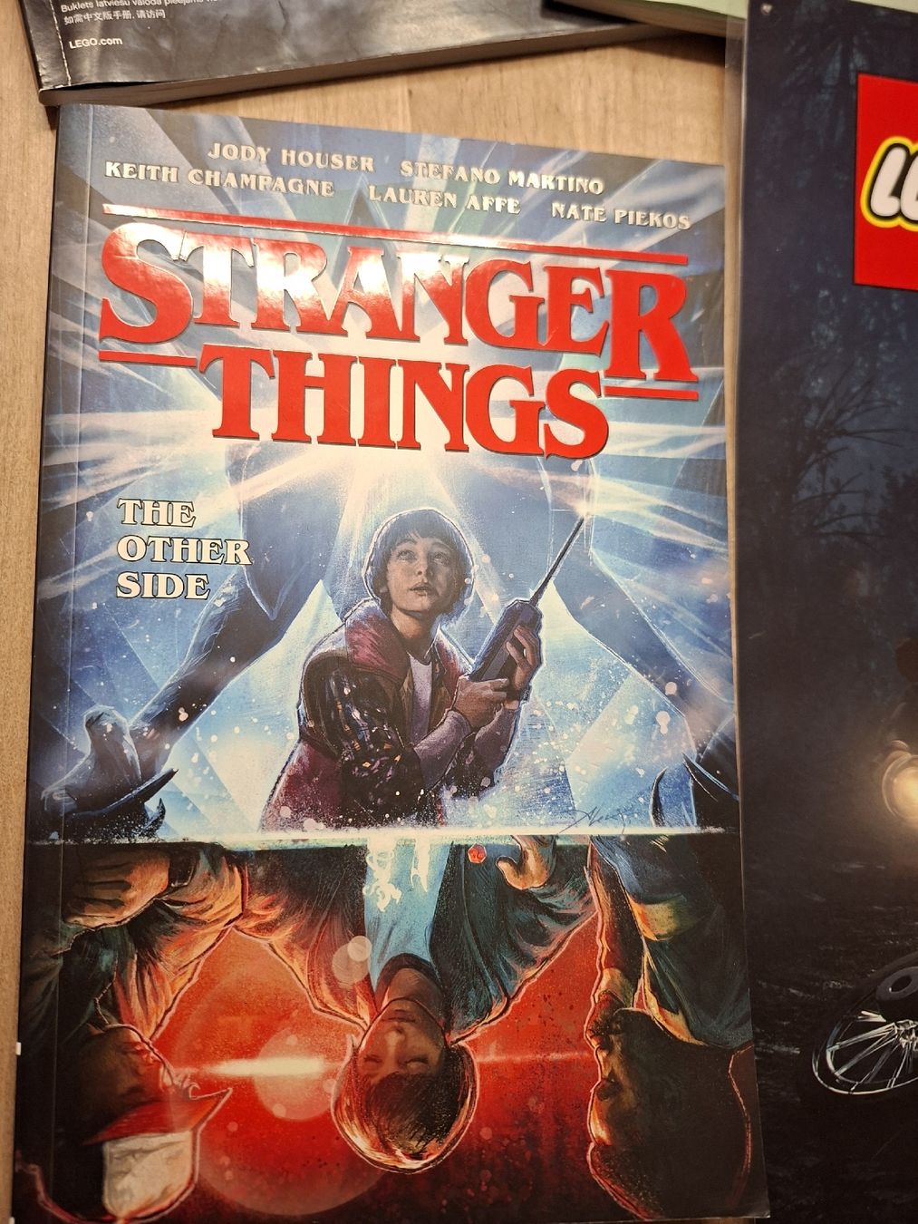 Lego Kit di costruzioni: LEGO Stranger Things 75810 The Upside Down – Usato da Gelterkinden venduto da BlackzoomsBrickverse 9