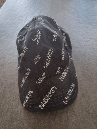 Cap von Lacoste