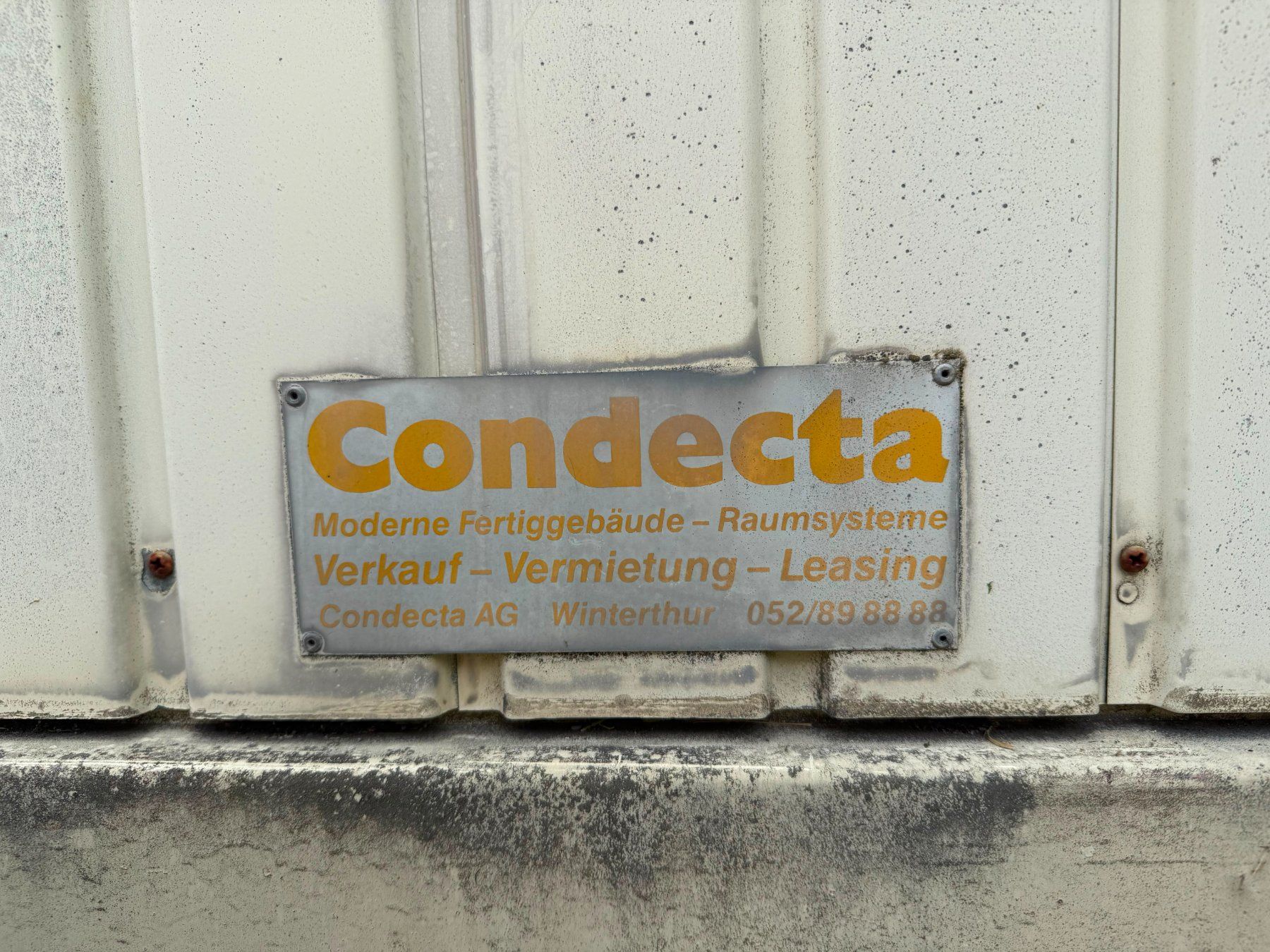 Contenitori edile: Bürocontainer – Usato da Oetwil am See venduto da Kuechenzeit 5