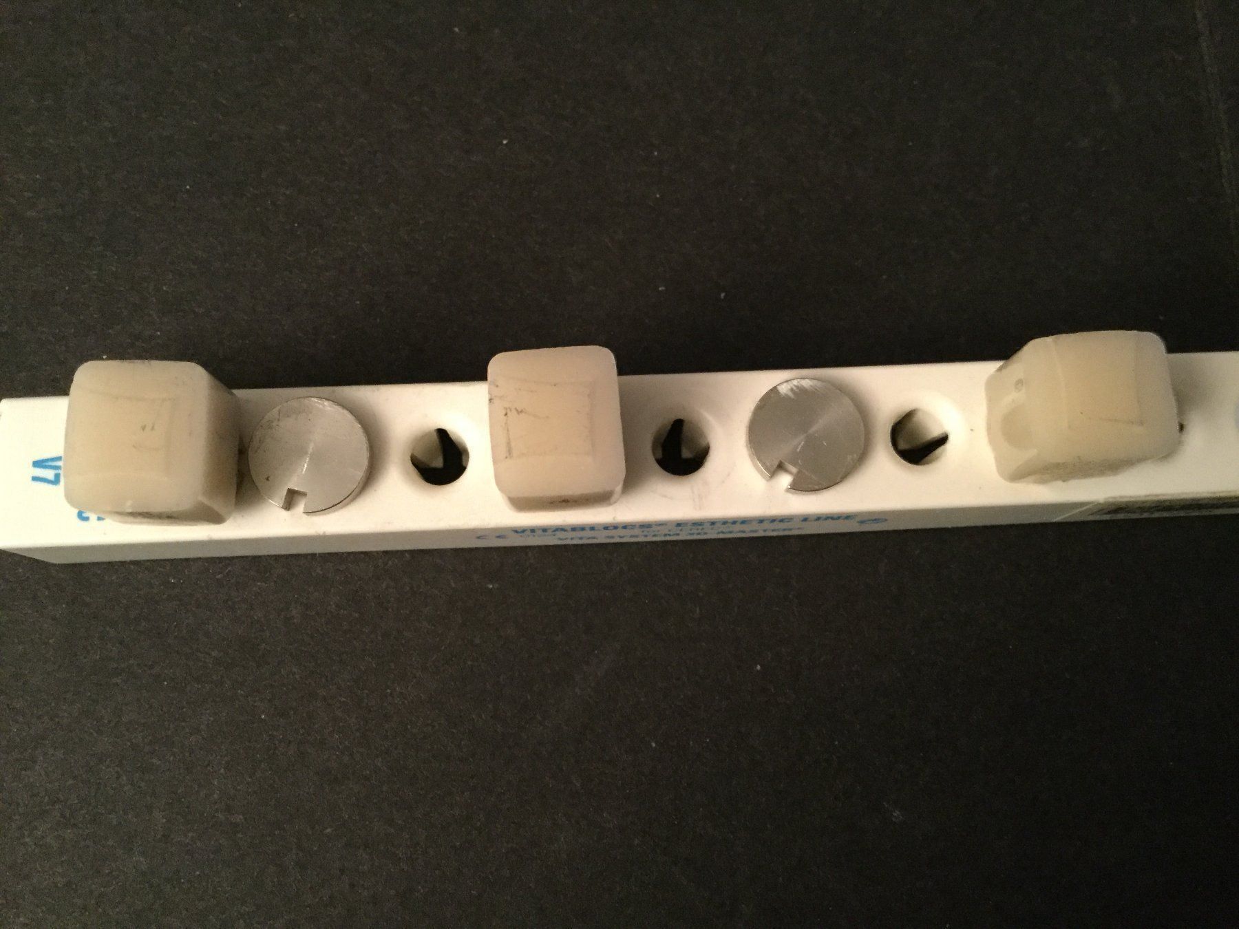 Hometrainer: Vitablocs Esthetic Line for CEREC – Usato da Luzern venduto da Einh0rn 1