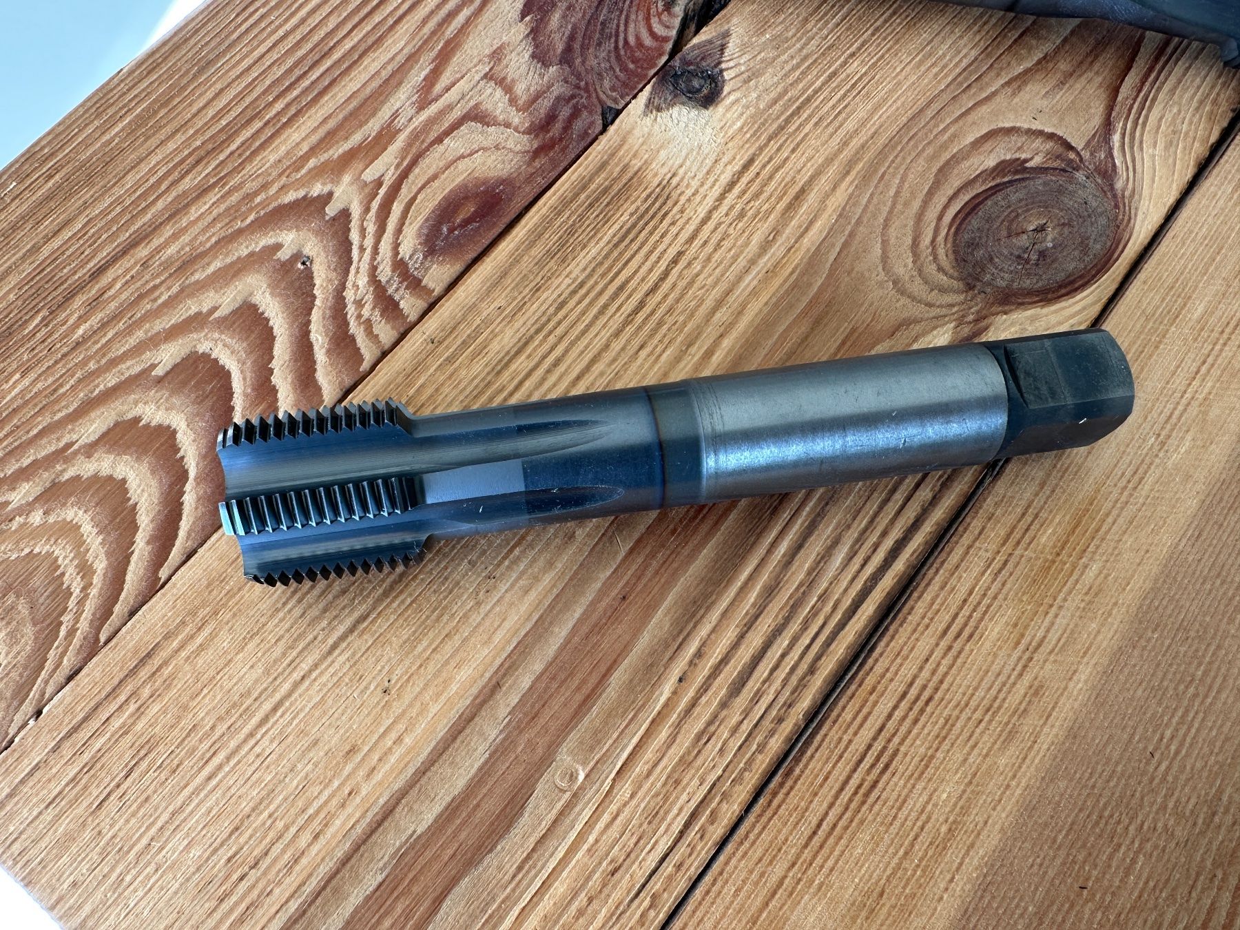 Tutti gli attrezzi: Gewindebohrer M27x2-6HX gebraucht #6.3.3 – Usato da Kestenholz venduto da hstech.ch
