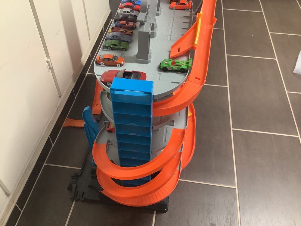 Hot Wheels Parkgarage Hai