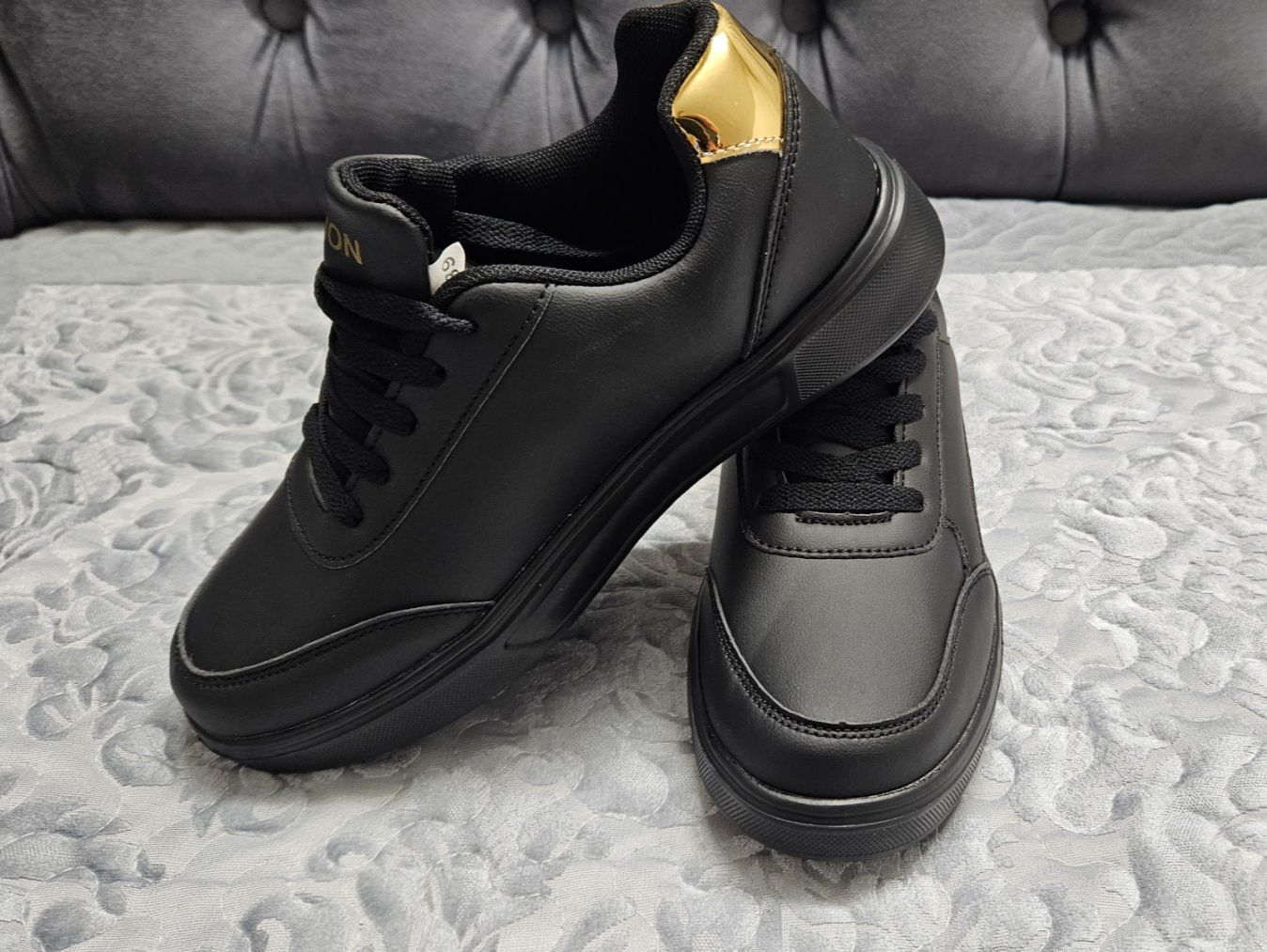 Scarpe da donna: Schöne Damen Sneaker Gr. 39 Neu – Nuovo e nell'imballaggio originale da Kreuzlingen venduto da RahMal 4