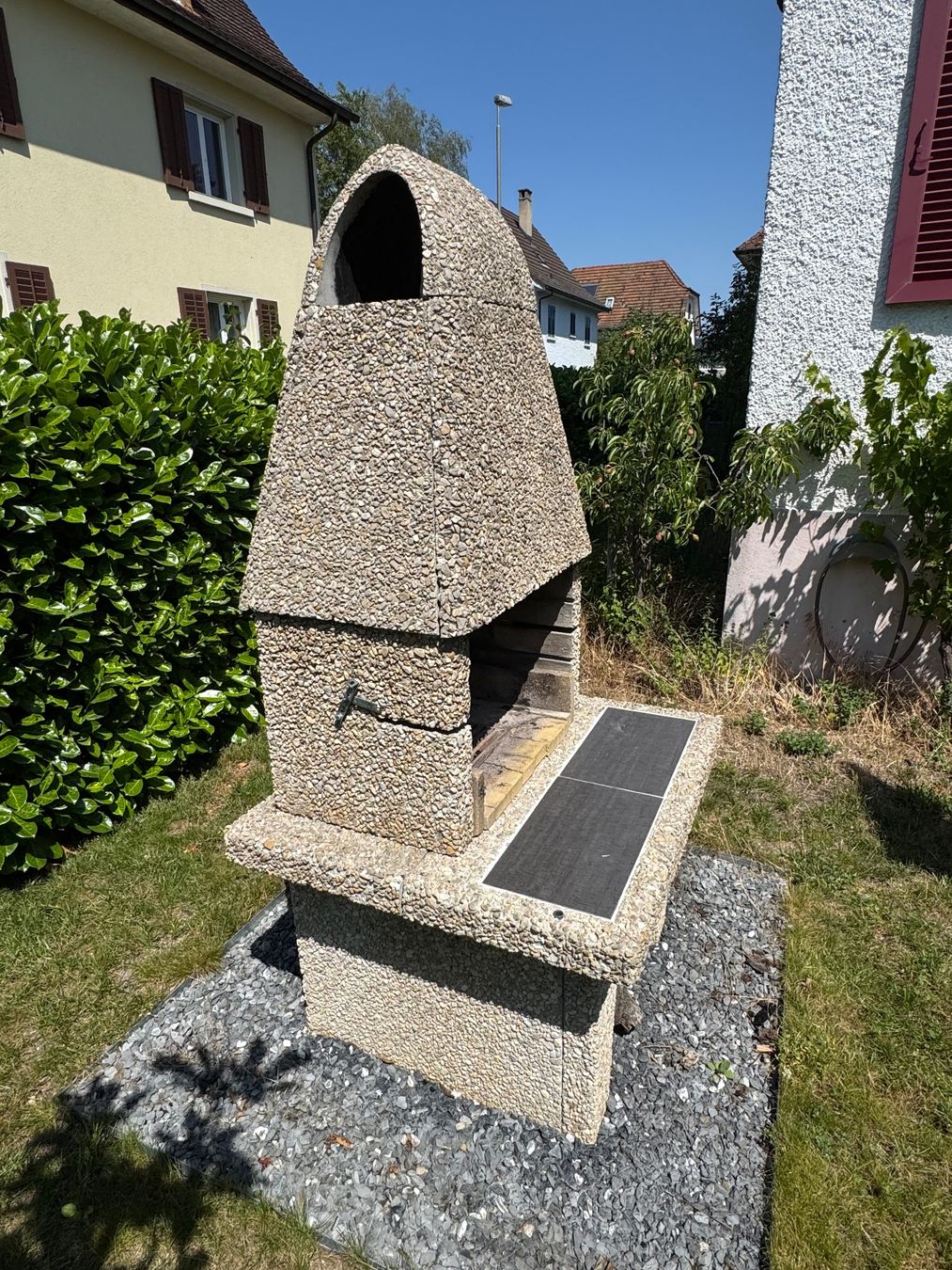 Camini: Munot Cheminée mit Haube aus Beton – Usato da Schaffhausen venduto da gin_my5n 1