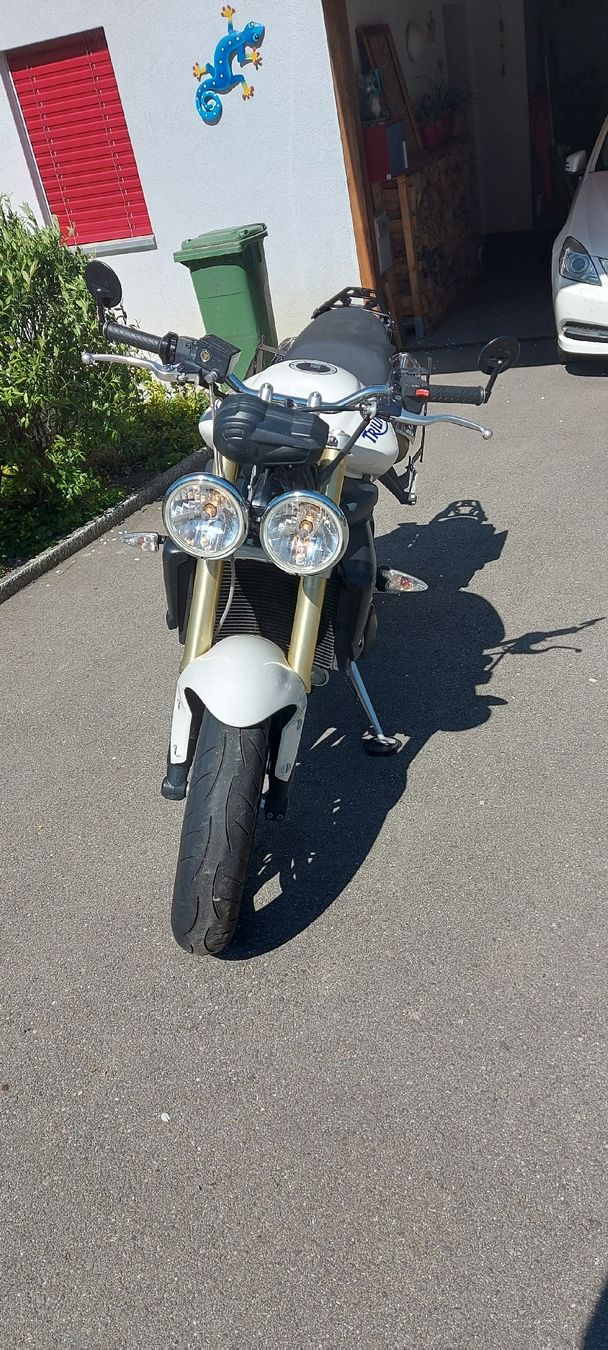 Triumph Strasse: Triumph Street Triple Motorrad – Gebraucht aus Schüpfen von BuffaloB 1