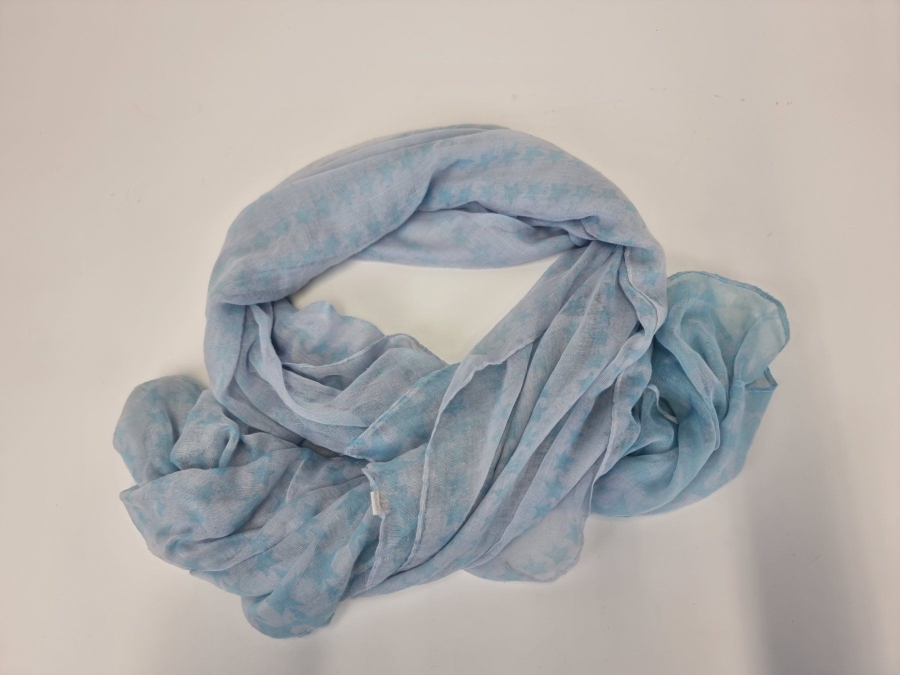 Foulards & écharpes: Hellblauer Schal – D'occasion à Urtenen-Schönbühl par Restwert_Schoenbuehl 2