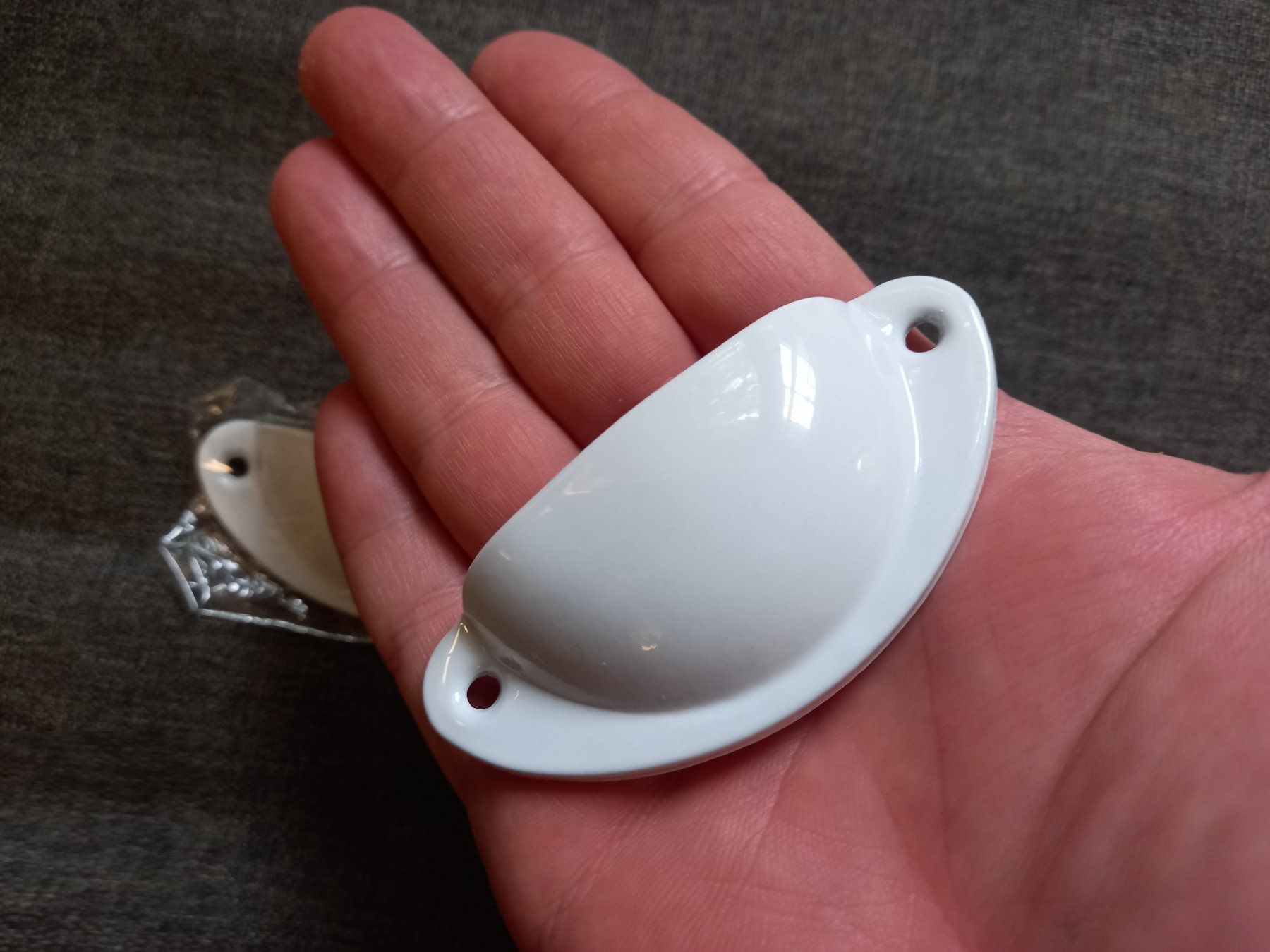 Ferramenta: 40x Retro Möbelgriff Weiss - Poignée de tiroir retro blanc – Nuovo e nell'imballaggio originale da Lausanne venduto da batishop 5