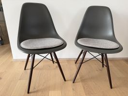 Eames Plastic Chair DSW von Vitra 2 Stück