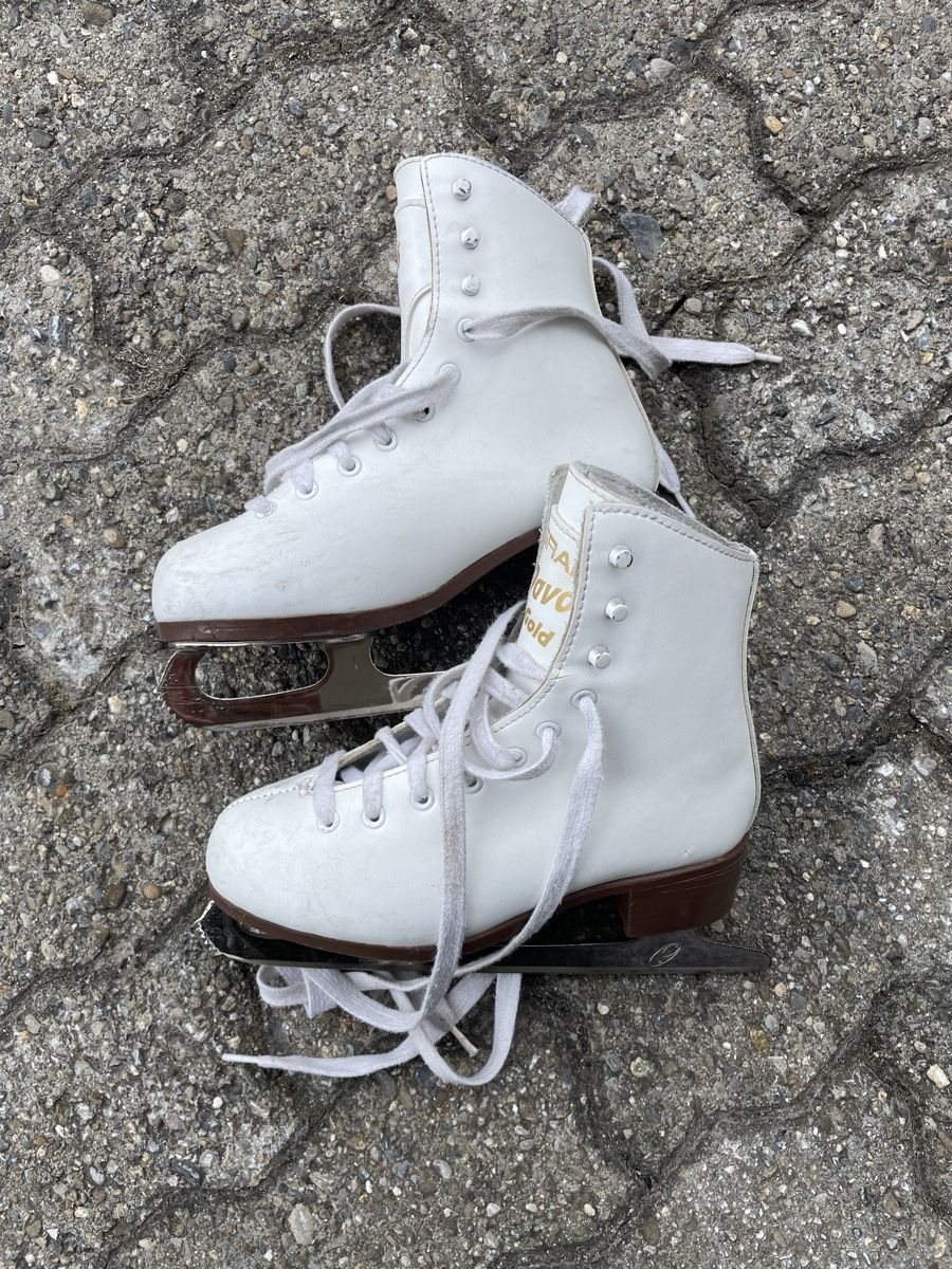 Graf Pattini da ghiaccio: Mädchen Schlittschuhe Gr. 35 – Usato da Adelboden venduto da skiriam 1
