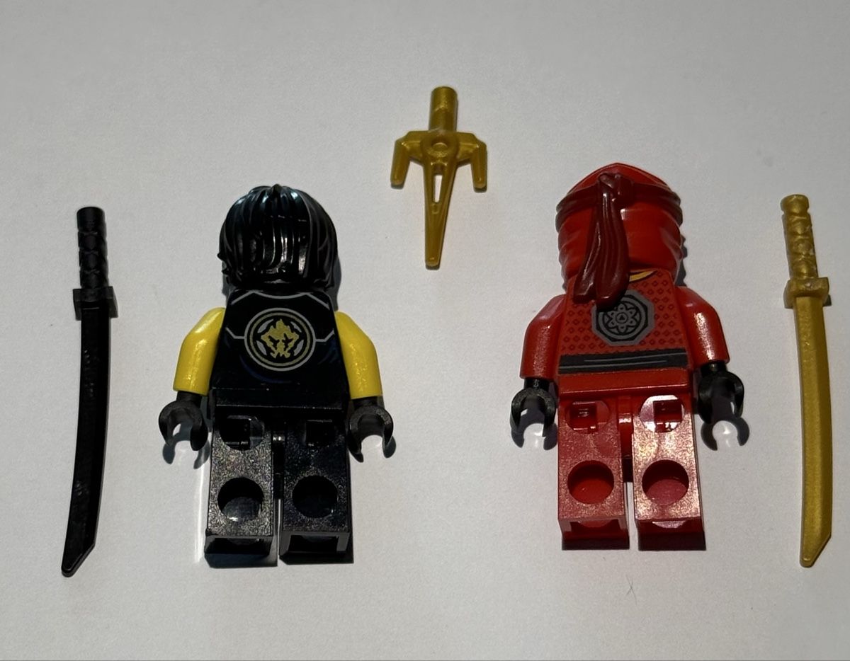 Lego Spielzeuge: 2 Stück LEGO Ninjago: Kai & Jay Minifiguren . – Gebraucht aus Rheinfelden von zim_2hqc 2