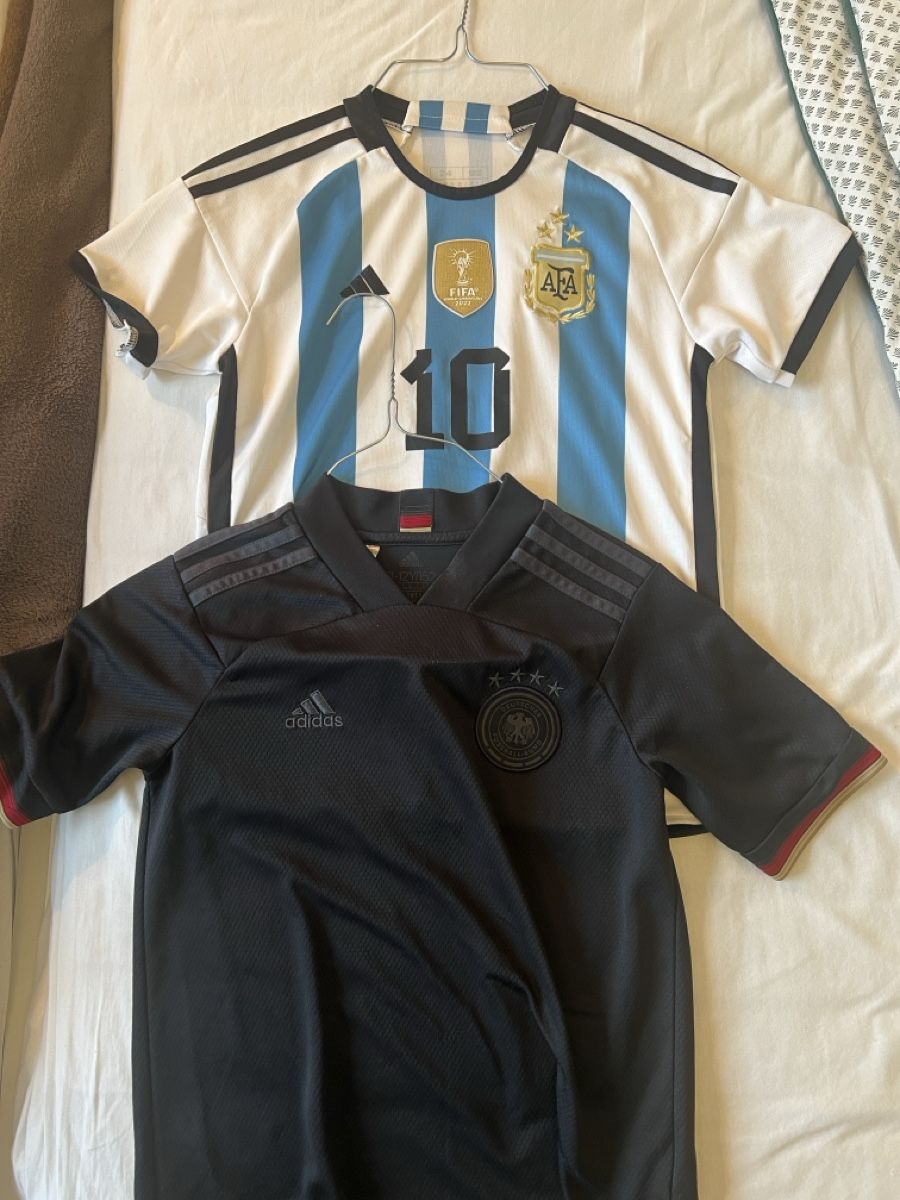 Adidas Scarpe, pantaloni & magliette da ginnastica: 2 x Adidas 152 Argentinien & Deutschland – Usato da Rüschlikon venduto da Pedrino1927 1