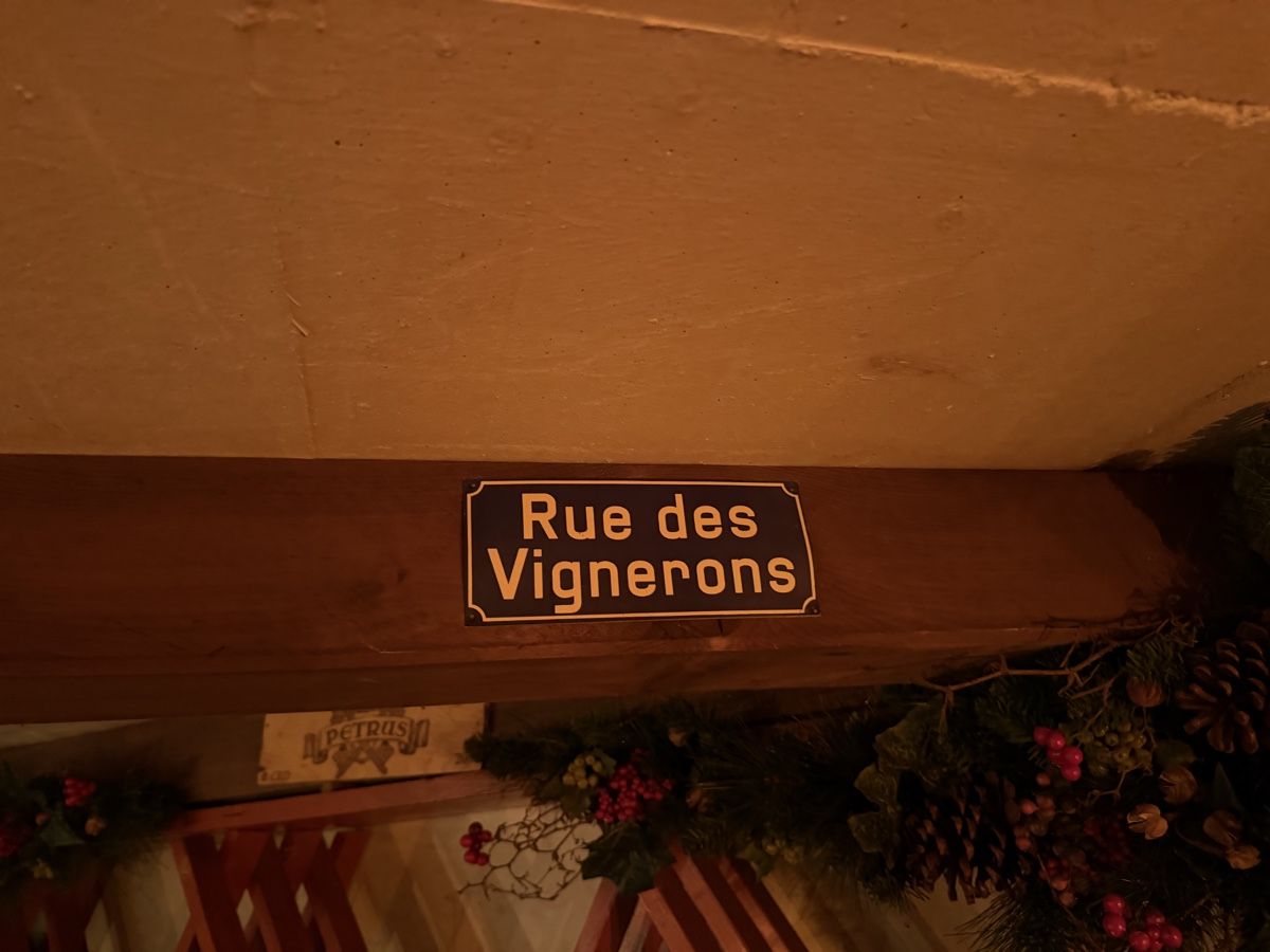 Tische: Carnotzet- / Weinkeller Einrichtung mit Bar – Gebraucht aus Zürich von CeFiVu 4