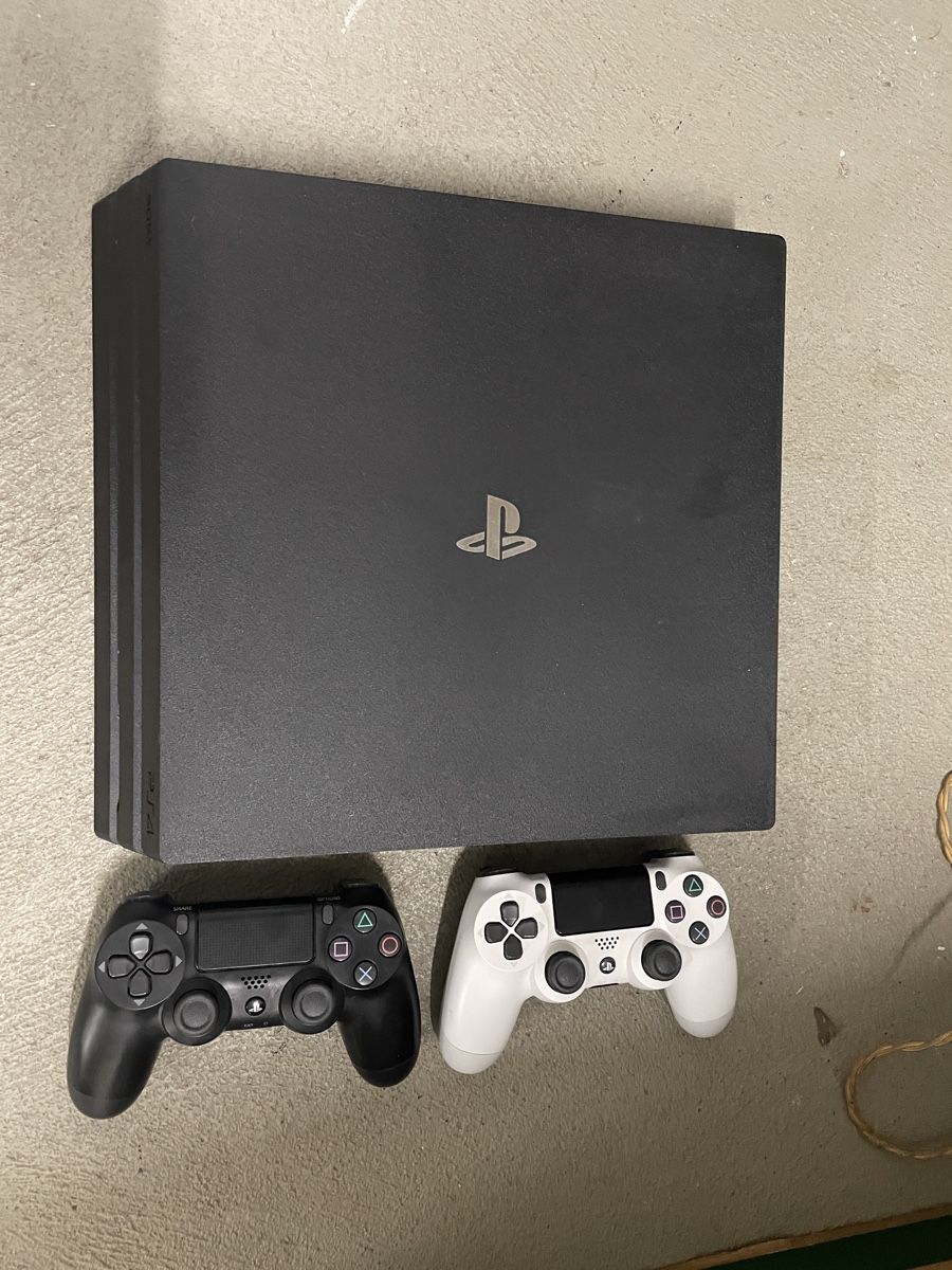 Sony Console: Play Station 4 inkl Controller & Spiele – Usato da Jona venduto da mathi123 1