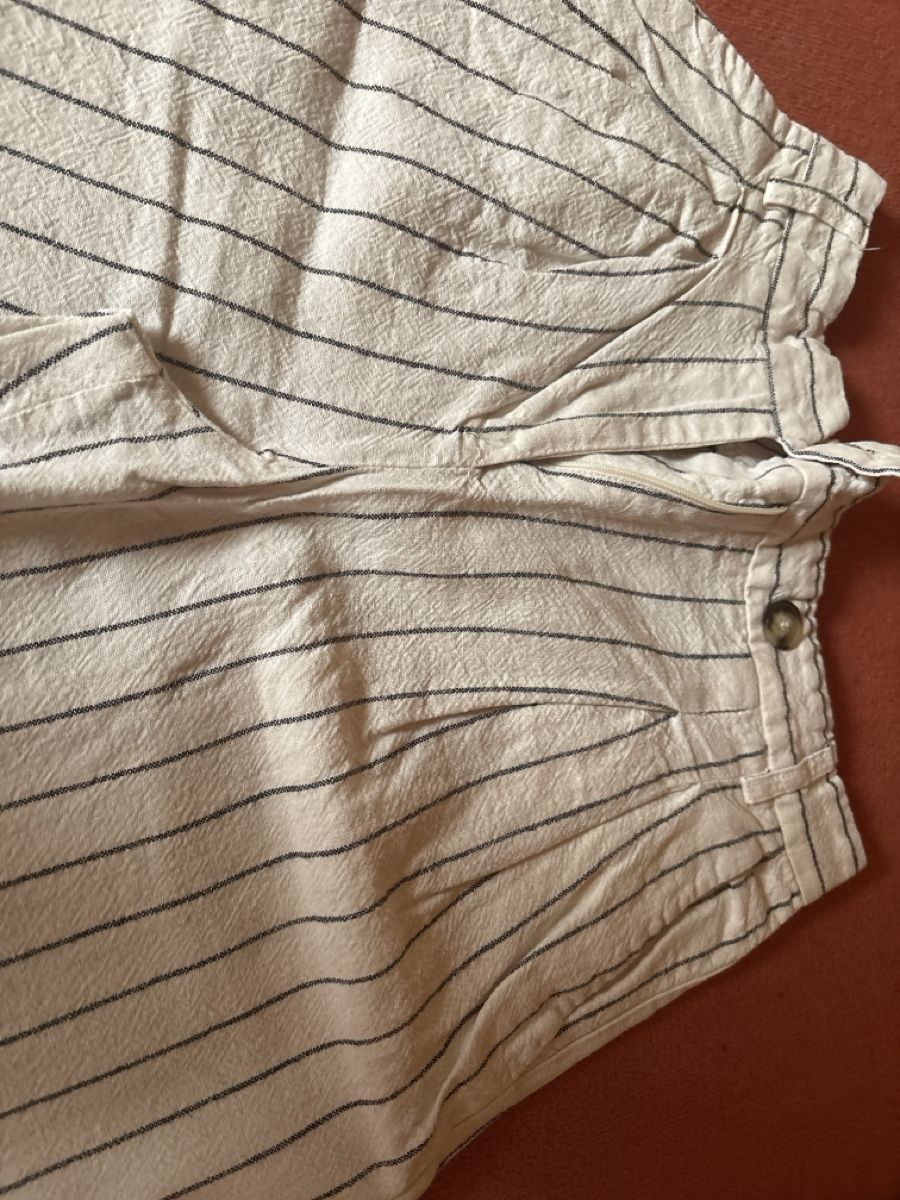 Bershka Hosen: Zwei gestreifte Stoffhosen – Gebraucht aus Affoltern am Albis von tam_5vn5 1