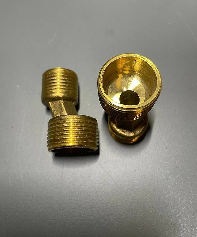 Rubinetteria: Messing winkelanschlüsse – Usato da Zürich venduto da S_Goncalves