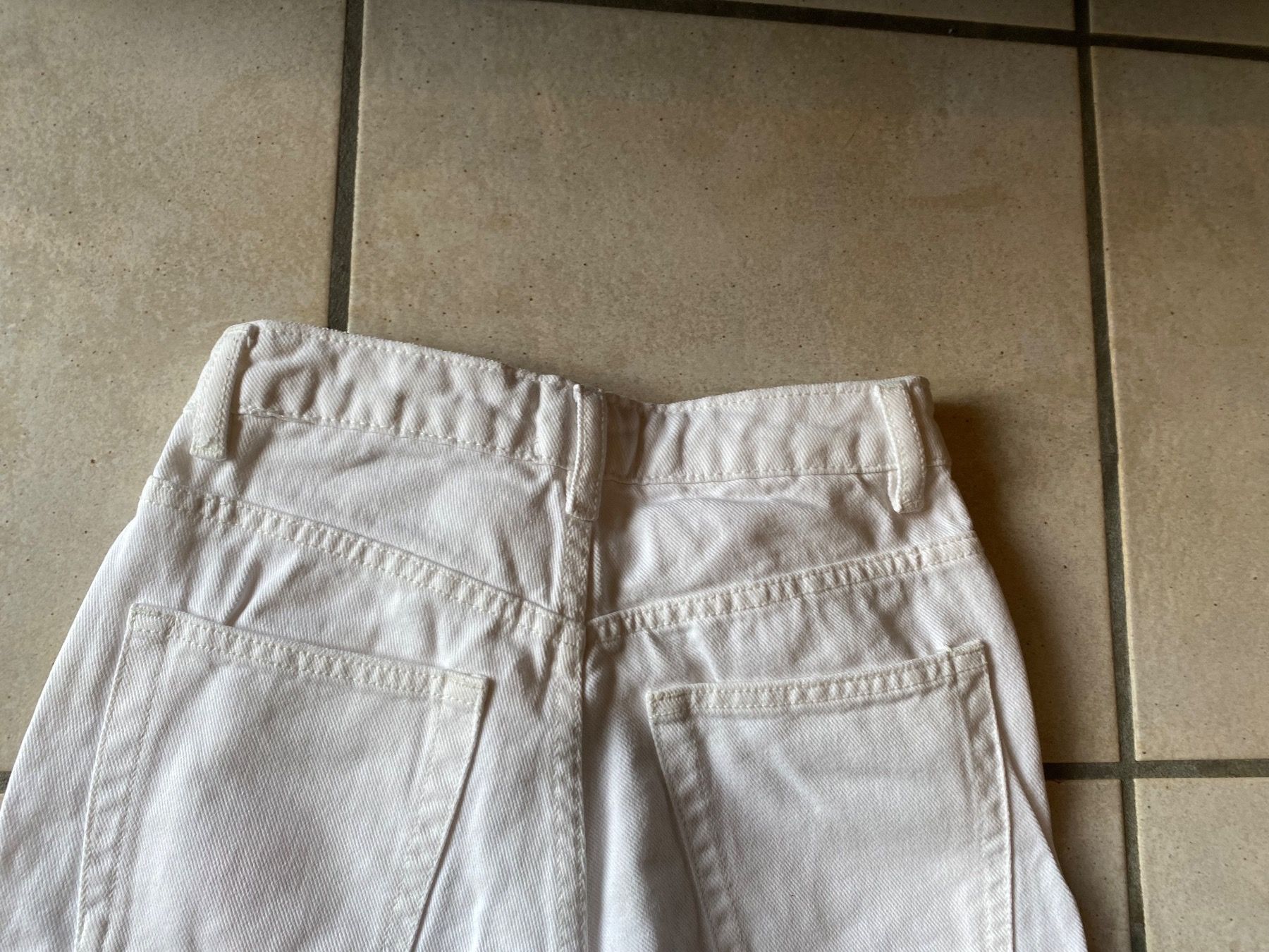 Tally Weijl Jeans: TALLY WEIJL Jeans 32 weiß – D'occasion à Orpund par Mary8972 2