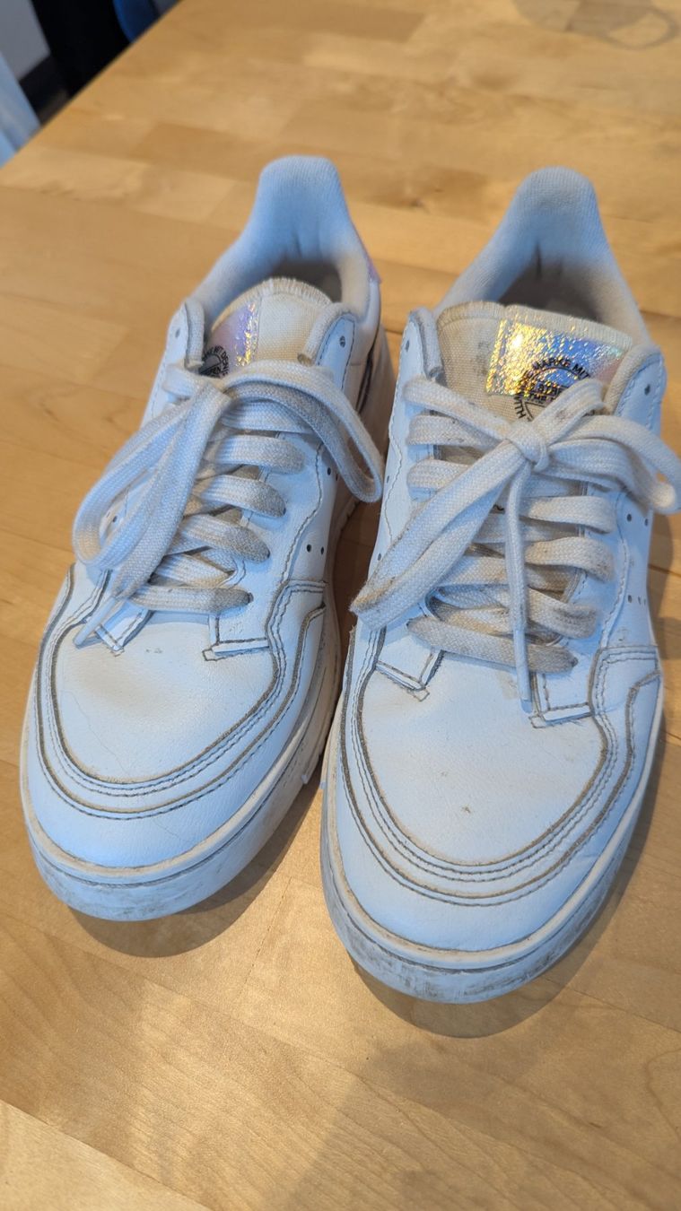 Adidas Scarpe da uomo: Adidas Sneaker weiss Gr. 38.5 – Usato da Bremgarten AG venduto da Annikaouh