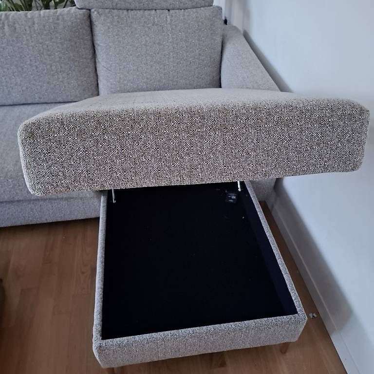 Divani: Tolles Bouclé Sofa mit Stauraum – Usato da Urdorf venduto da ant_8mbq 3