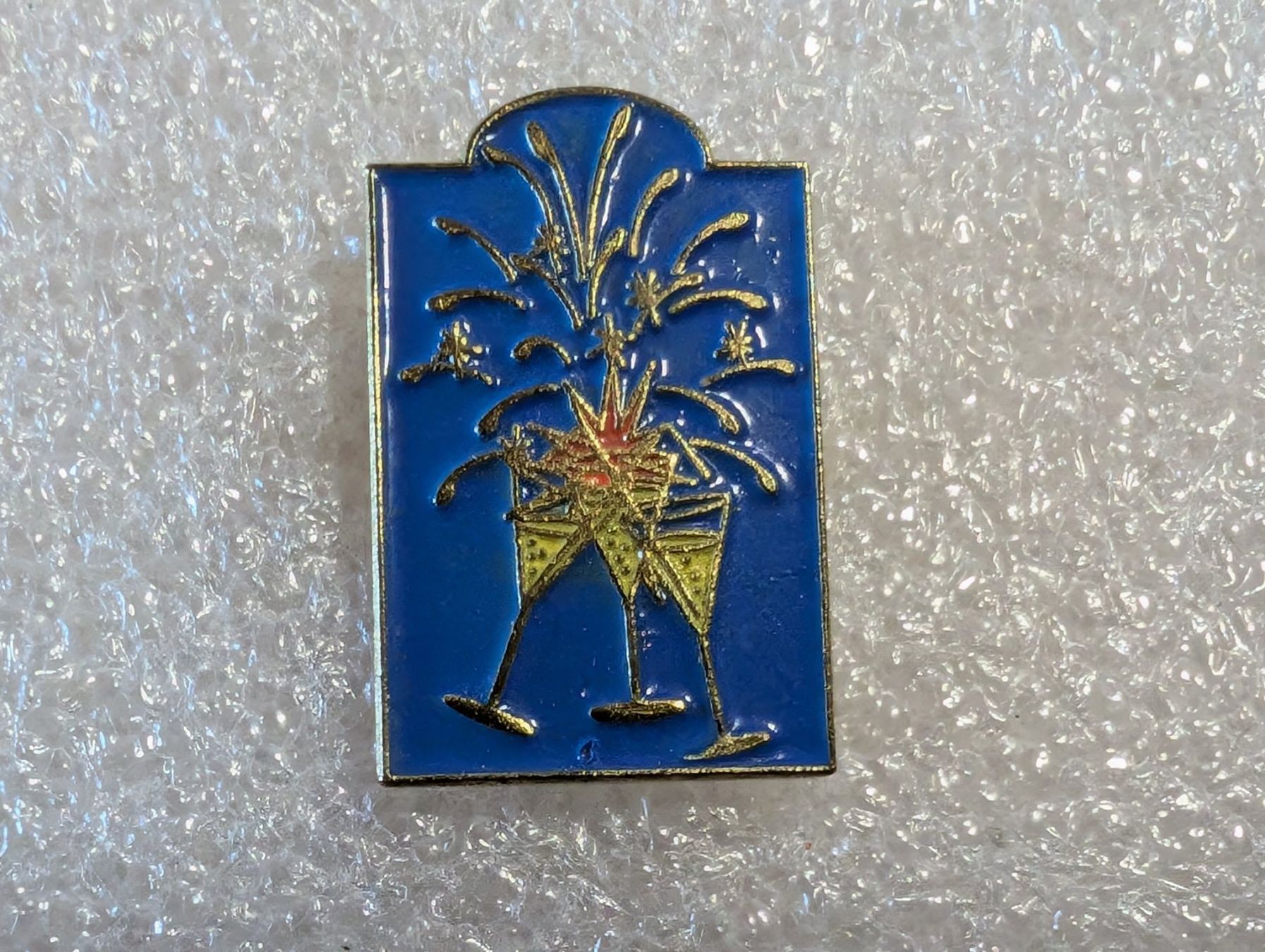 Plaquettes & Badges: Ansteckpin 266: Feiern Fest – D'occasion à Oppligen par Pin-Fall-Shop