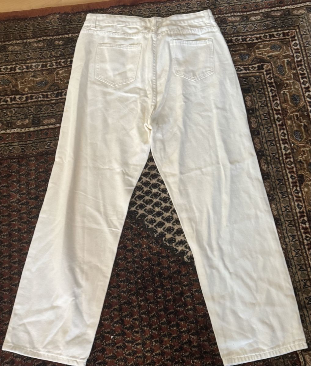 Jeans: White Pants – Neu (gemäss Beschreibung) aus Rapperswil SG von riy_f85n 1
