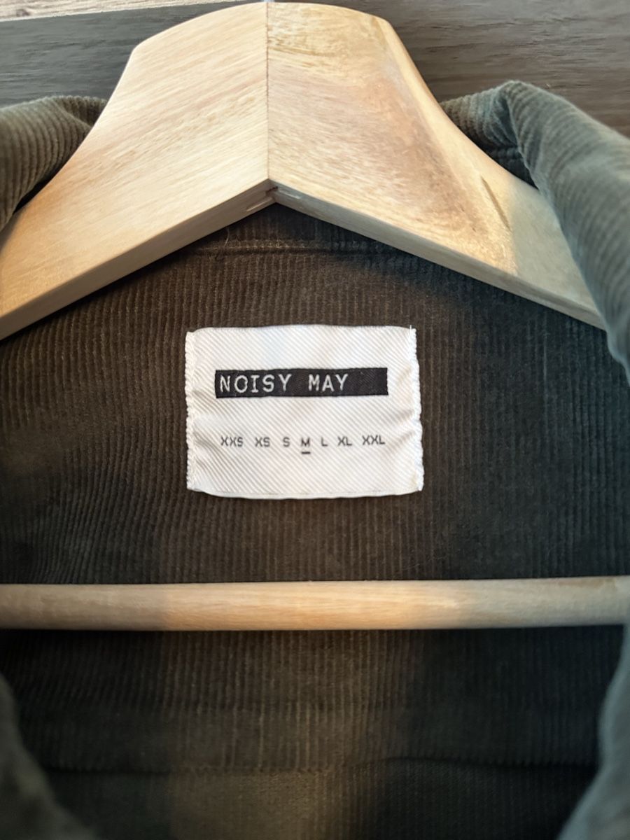 Vestes: Veste en velour côtelé vert S – Neuf (Voir description) à La Croix (Lutry) par secondhandZara 2