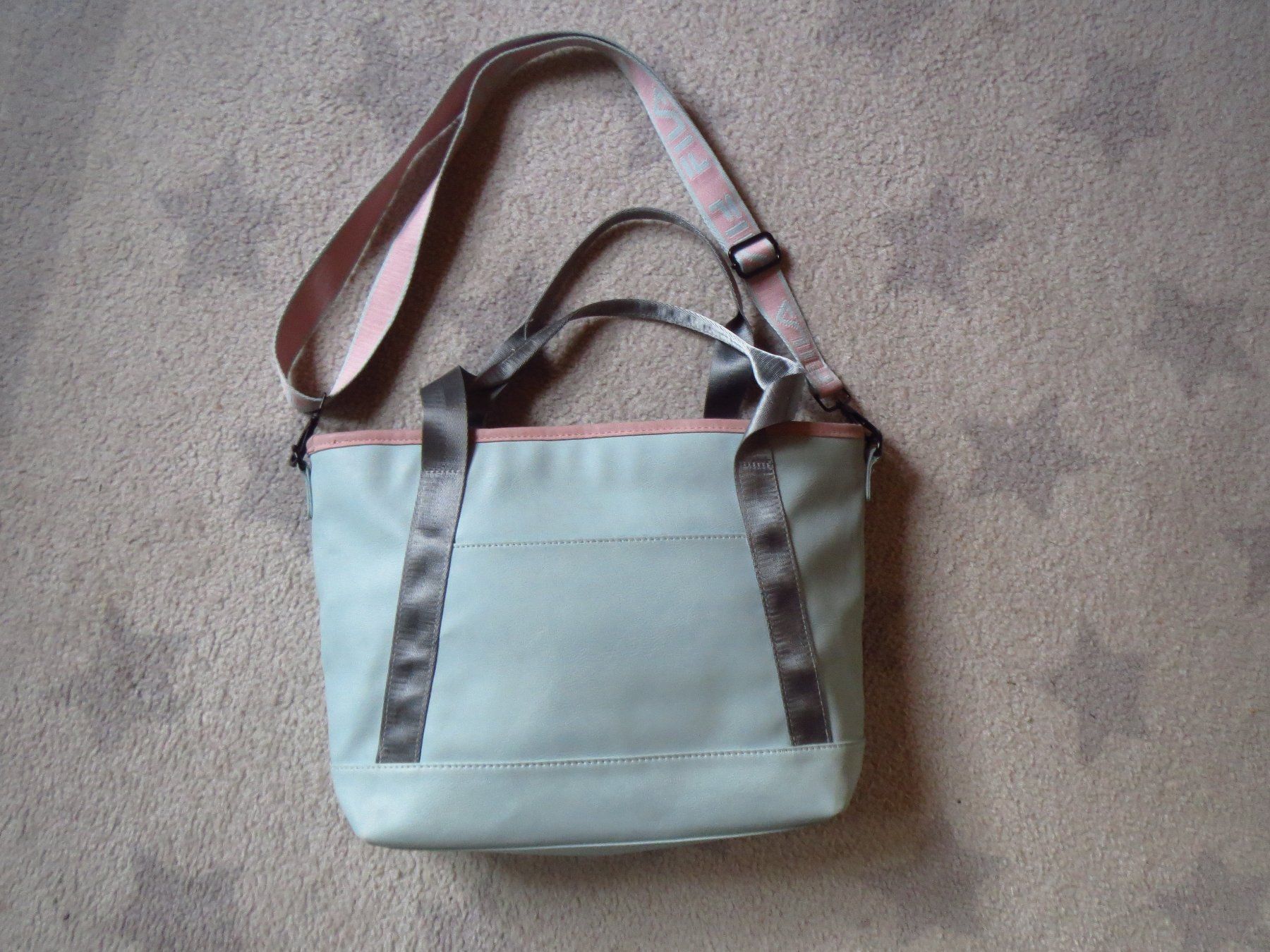 Fila Taschen für Damen: coole FILA Damen Tasche – Gebraucht aus Kiental von Anna8702 1