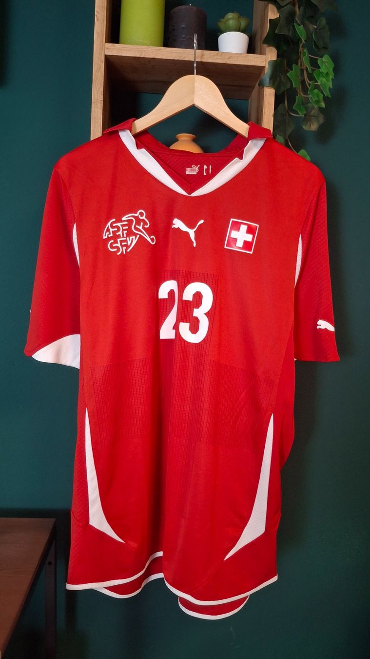 Schweizer Nati Canottiere & Pantaloni: Switzerland world cup 2010 player version puma – Usato da Yverdon-les-Bains venduto da flo_8fgr