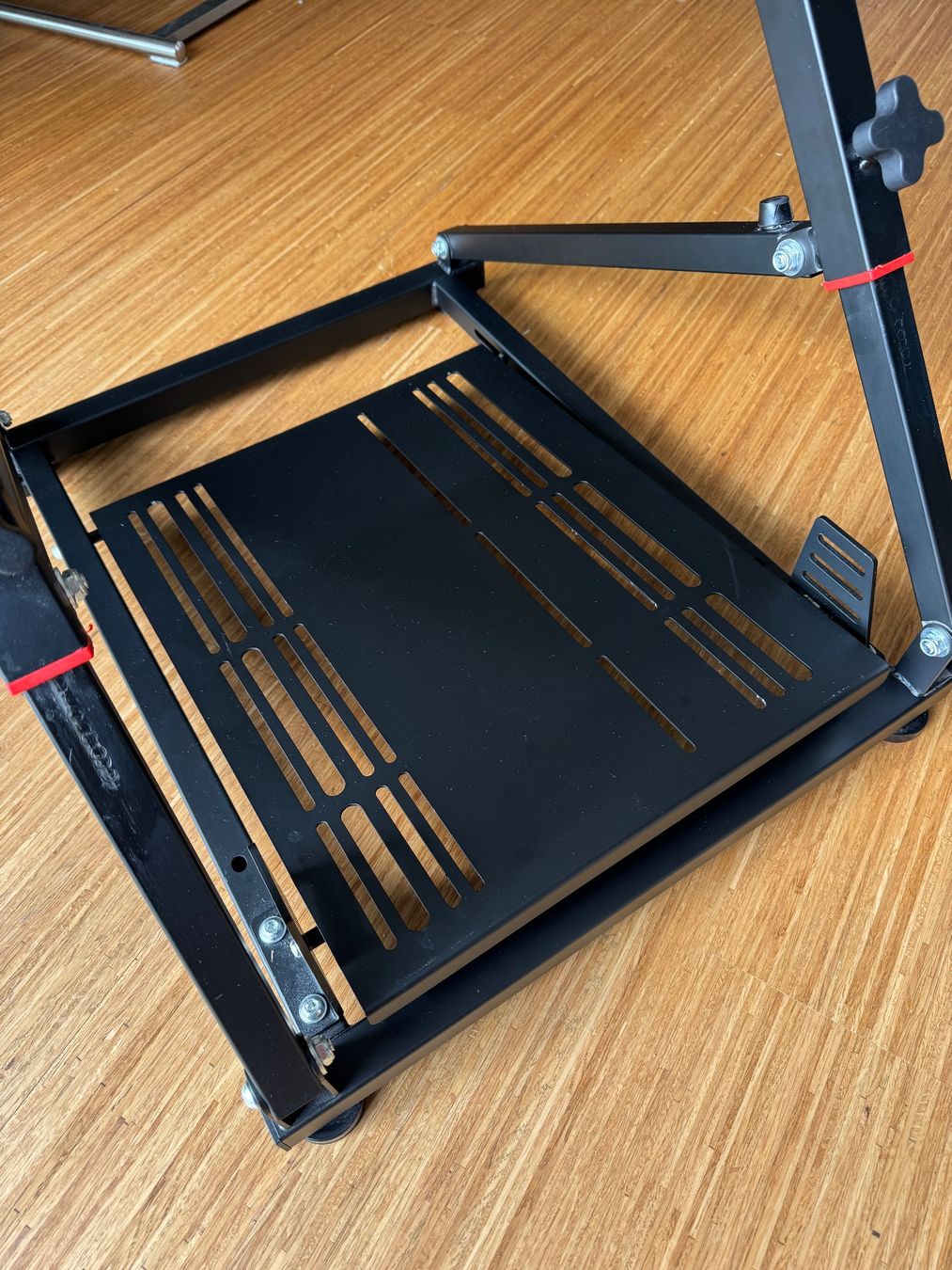 Supporti a parete: Racing Wheel Stand für Logitech, Thrustmaster & Co. – Usato da Rüschlikon venduto da nickon 2